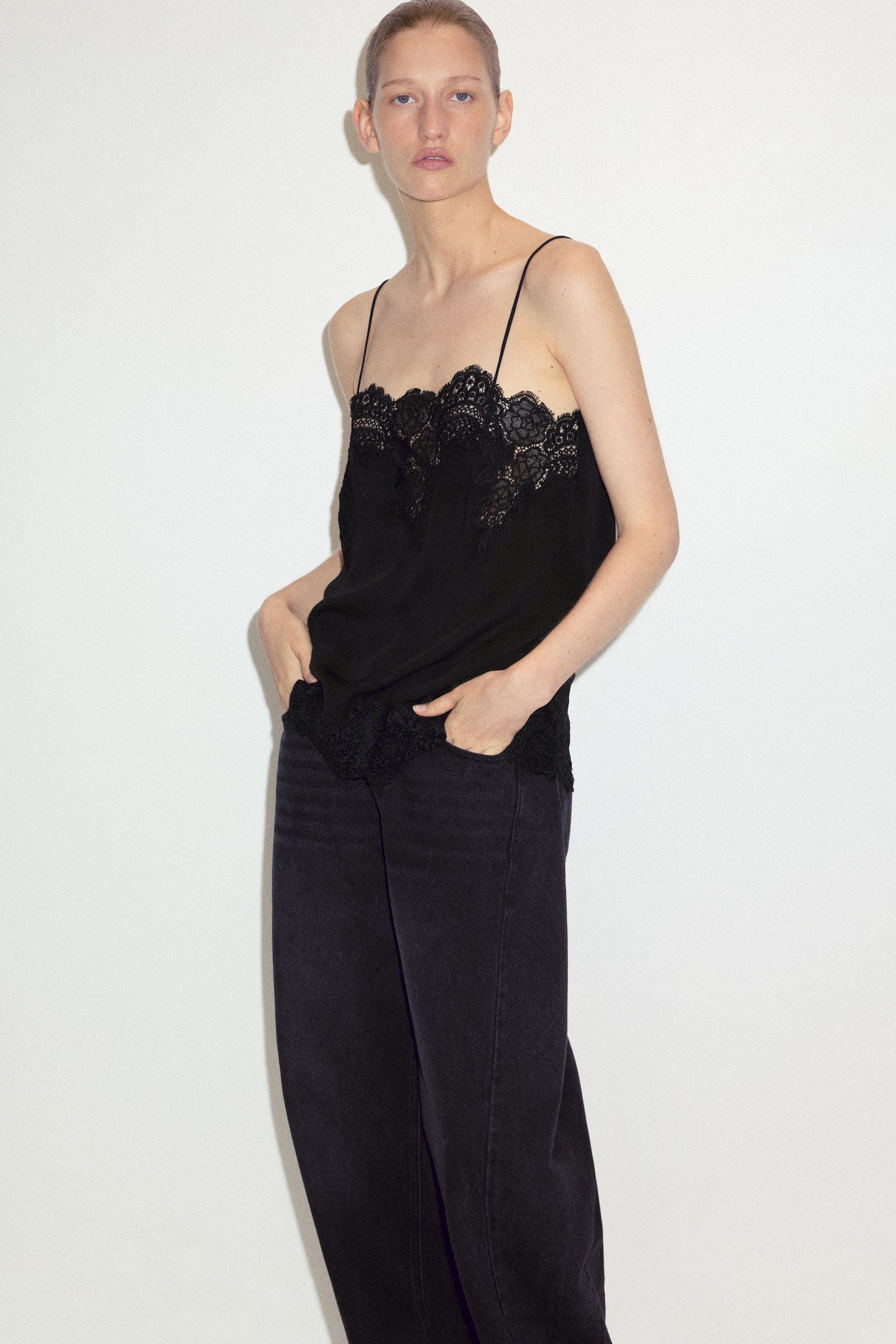 Lace-trimmed viscose top - Black/White/Sage green - 1