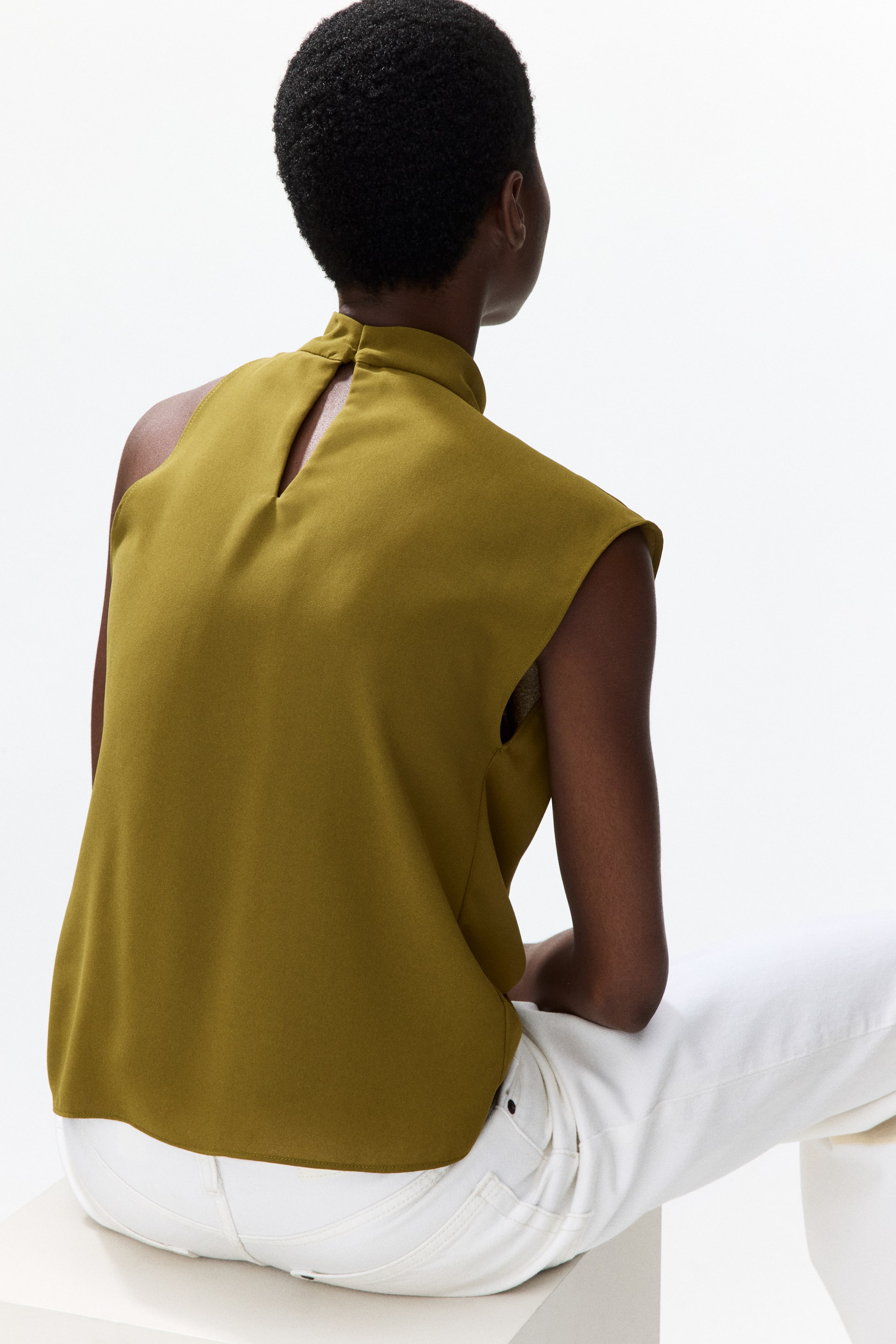 Haut asymétrique à effet drapé