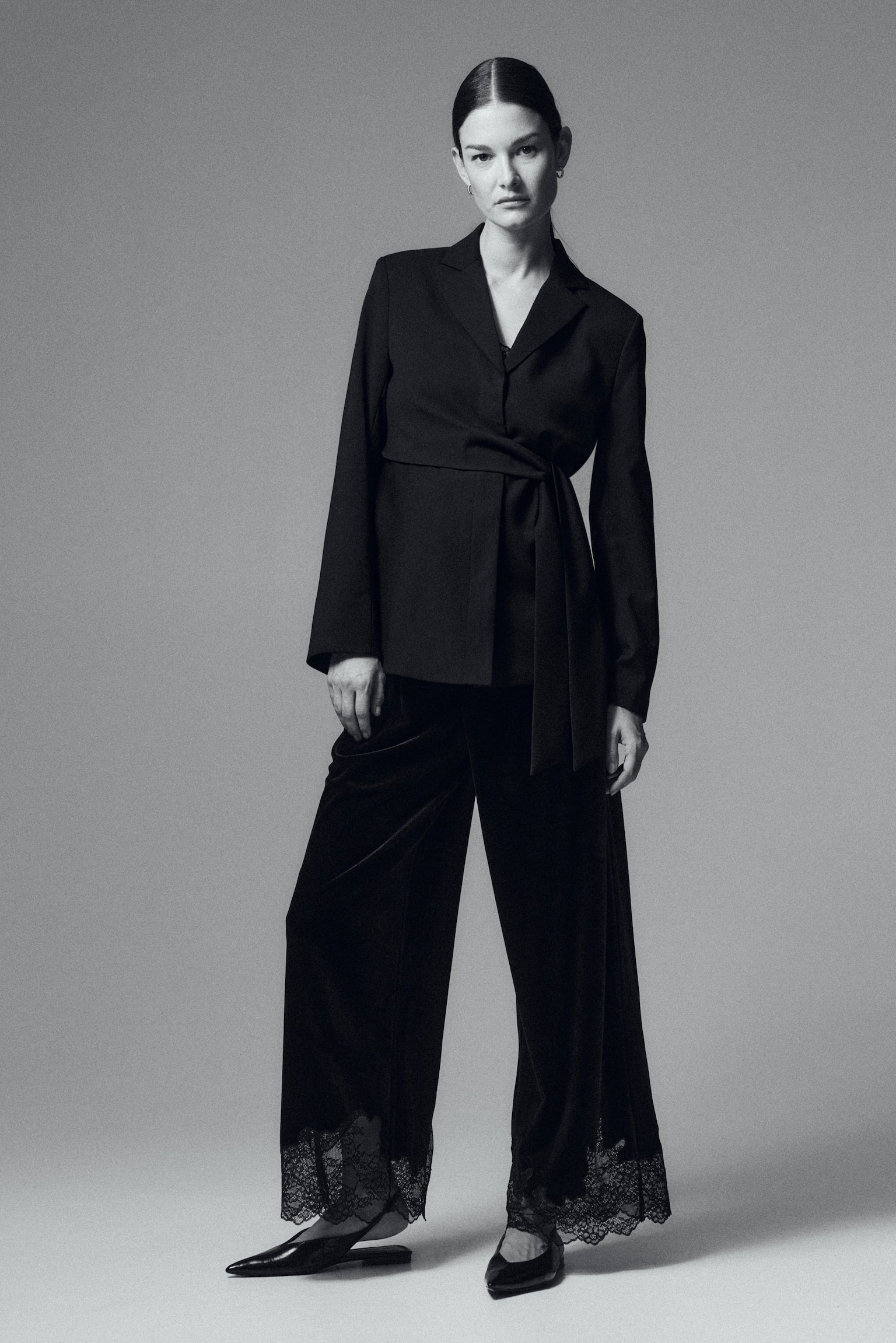 MAMA Blúzka so zaväzovacím opaskom - Čierna - 4