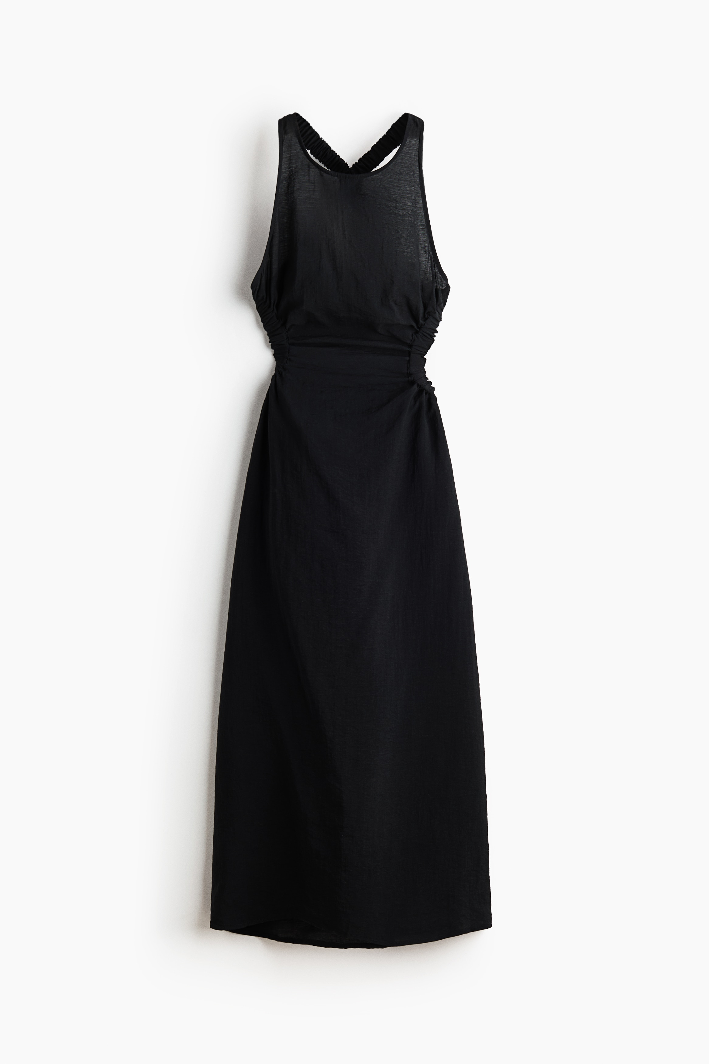 Open-back maxi dressModel