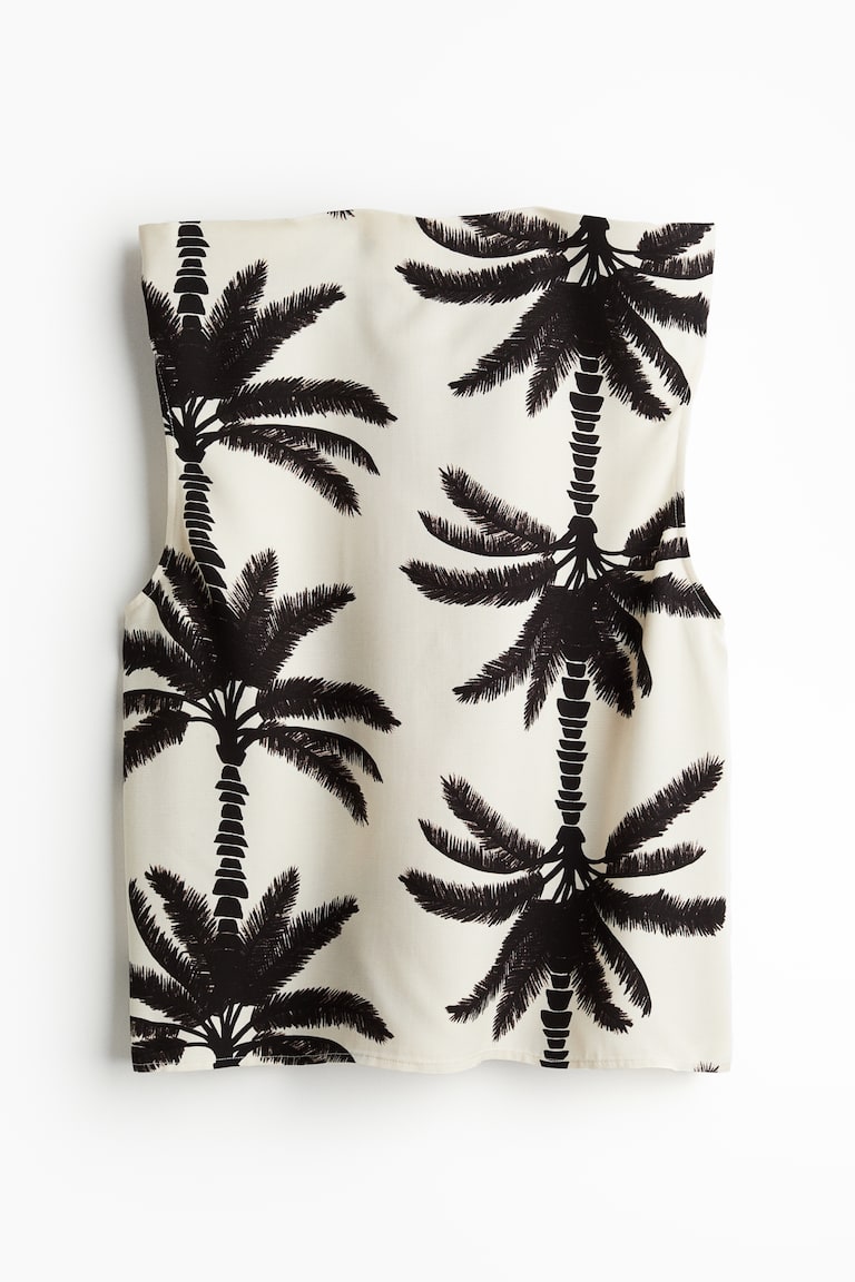 Top sa halter izrezom