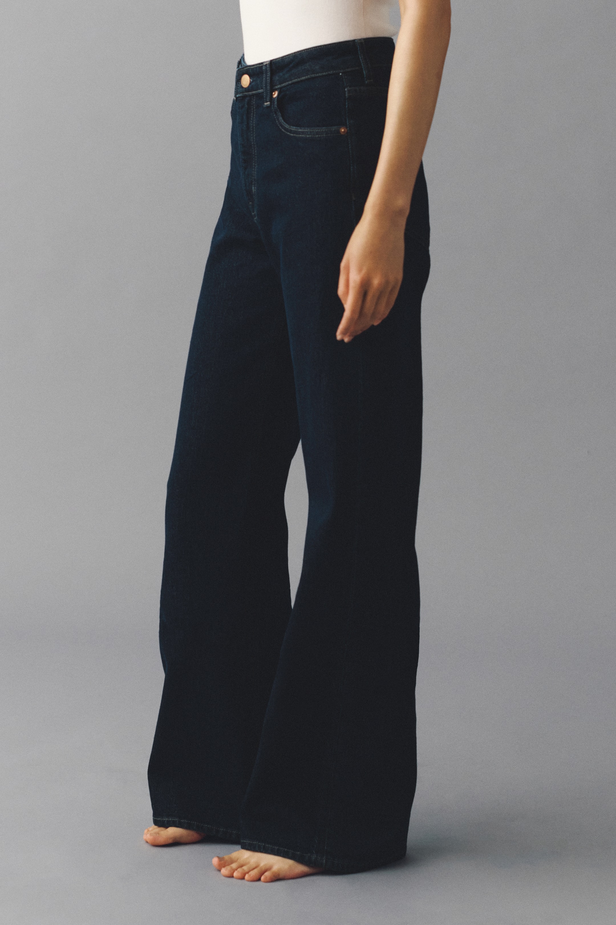 Xem ảnh lớn hơn: Wide High Jeans - Màu xanh denim đậm - Ladies | H&M VN 4