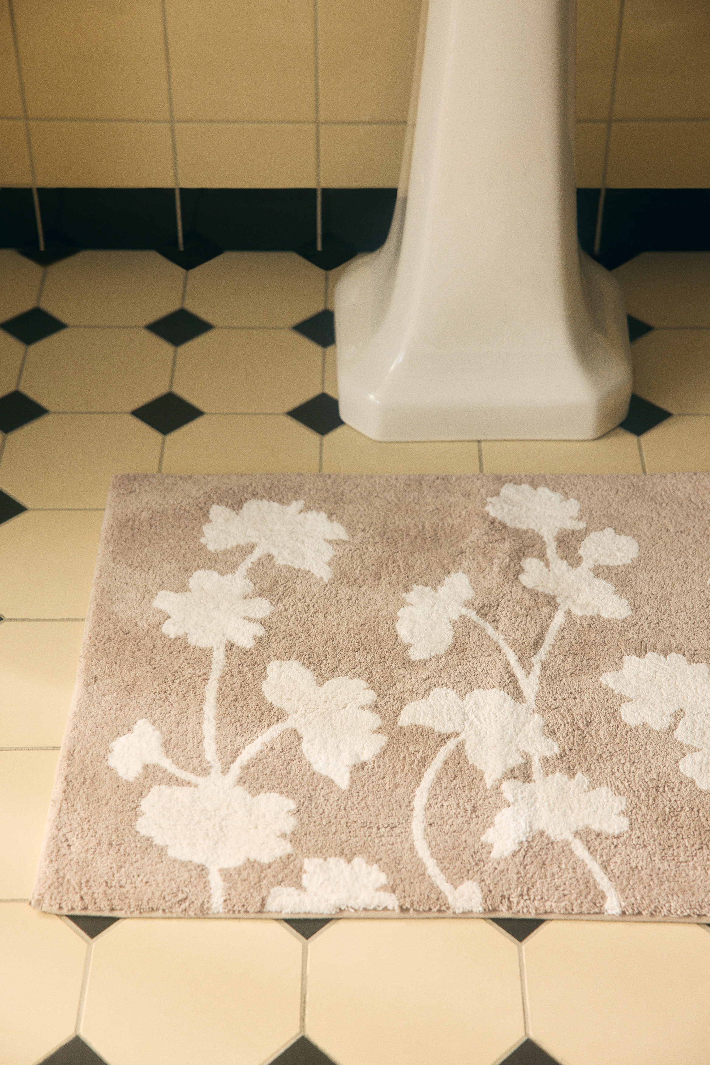 Langluvet bademåtte i bomuld - Beige/Blomstret
