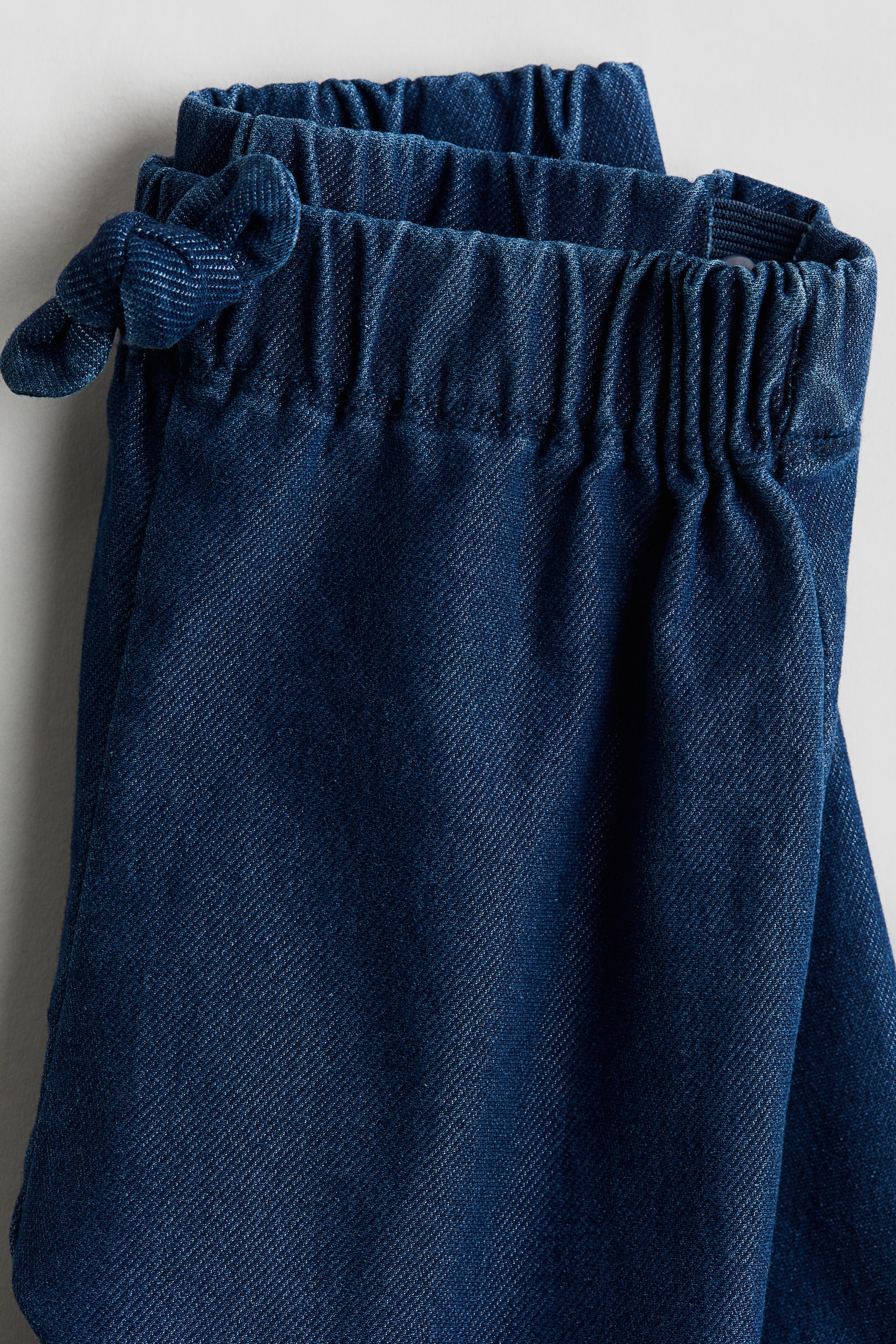 Детские джинсы H&M Denim-Look Jersey Pants, цвет: Джинсовый синий — фото 2