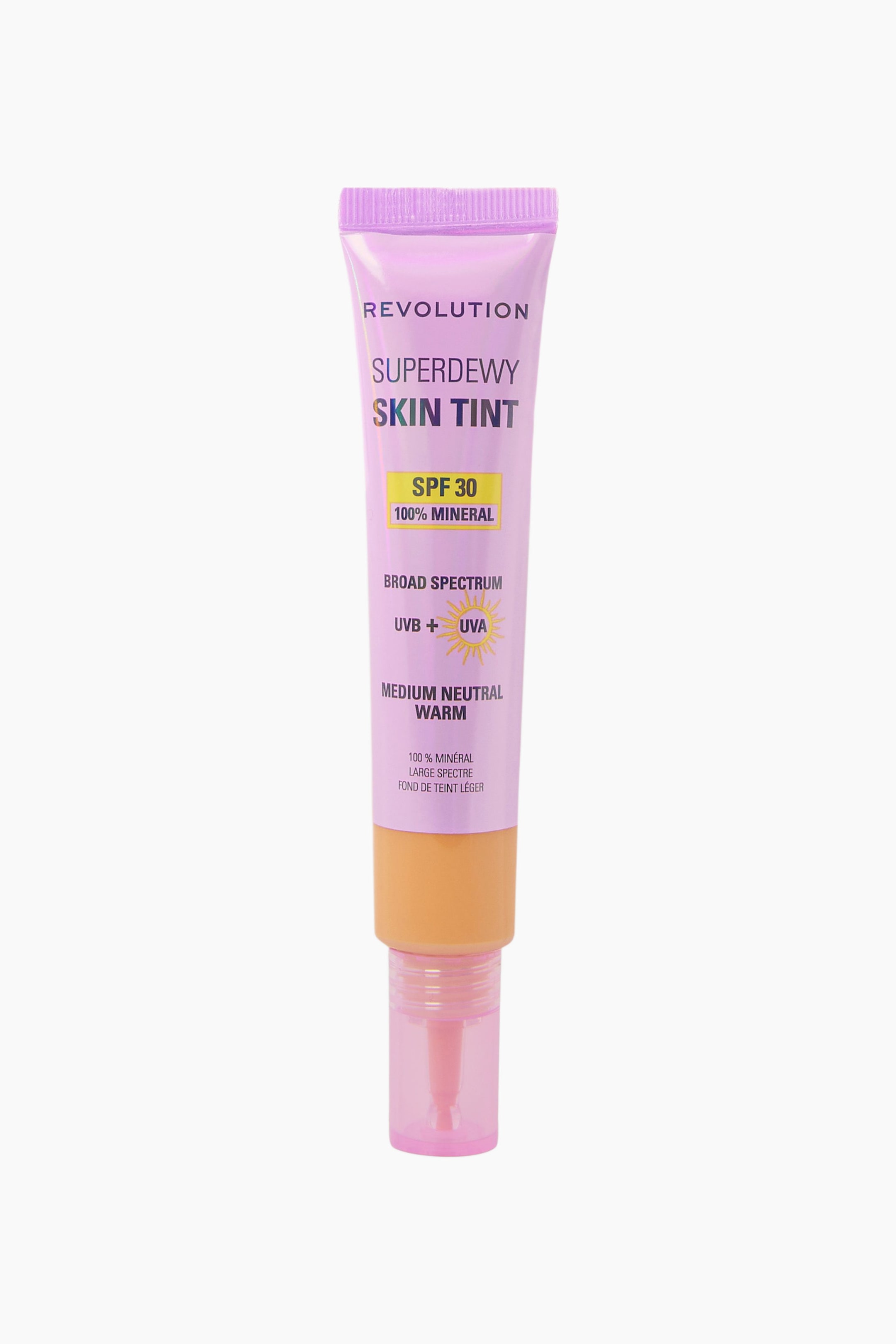 Vis større bilde: Revolution Superdewy Skin Tint er et kosmetisk rør, med den øvre delen i en lys lavendelfarge og den nedre delen i en varm fersken-oransje farge. Det viser tekst inkludert 'SPF 30 100% MINERAL' og 'MEDIUM NEUTRAL WARM,' og har en klar, lyserosa pumpe dispenser på bunnen.