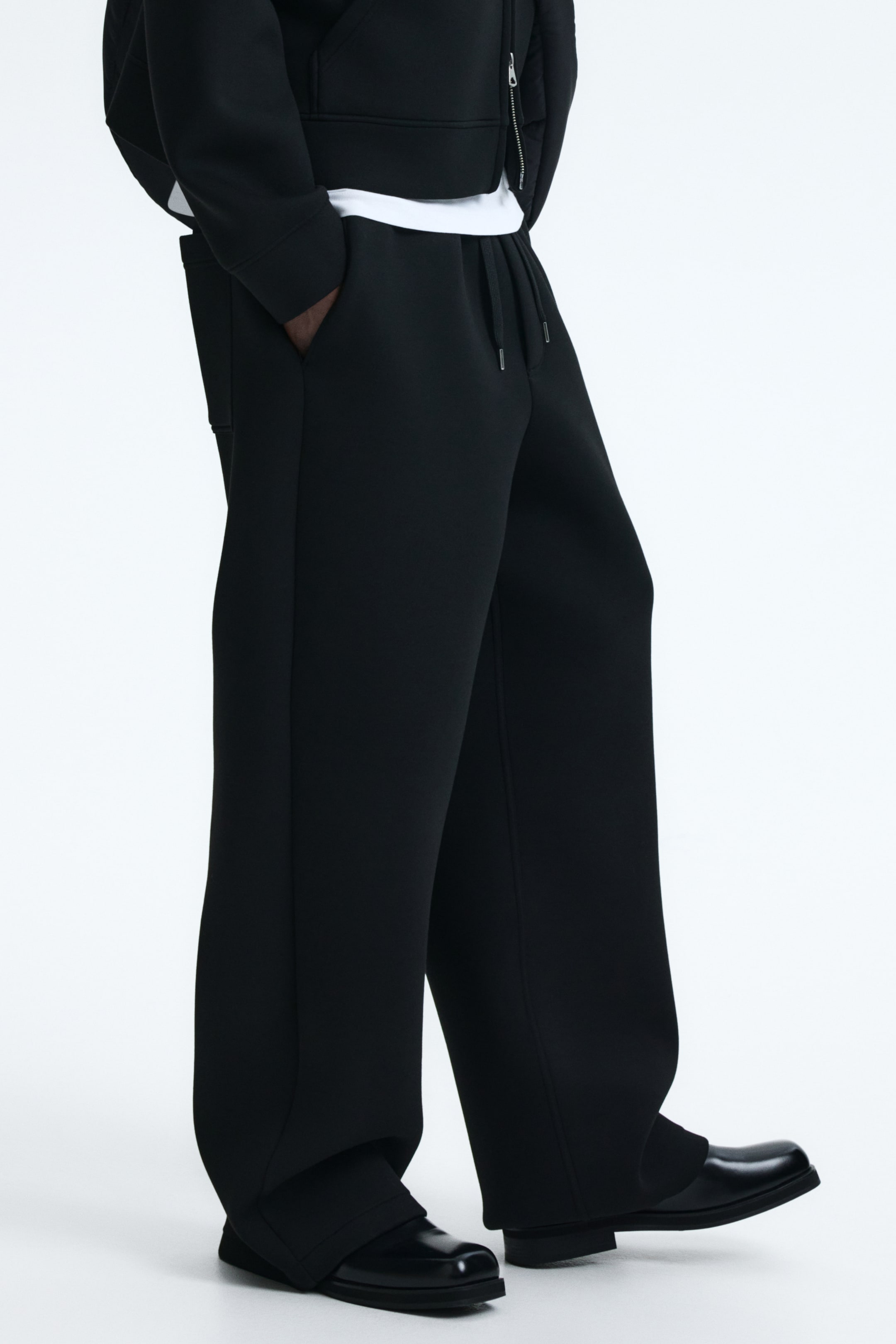 Zobraziť väčší obrázok: Športové nohavice Relaxed Fit - Čierna - MUŽI | H&M SK 3