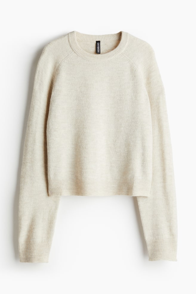 Kurzer Feinstrick-Pullover - Hellbeigemeliert/Hellgraumeliert - 1