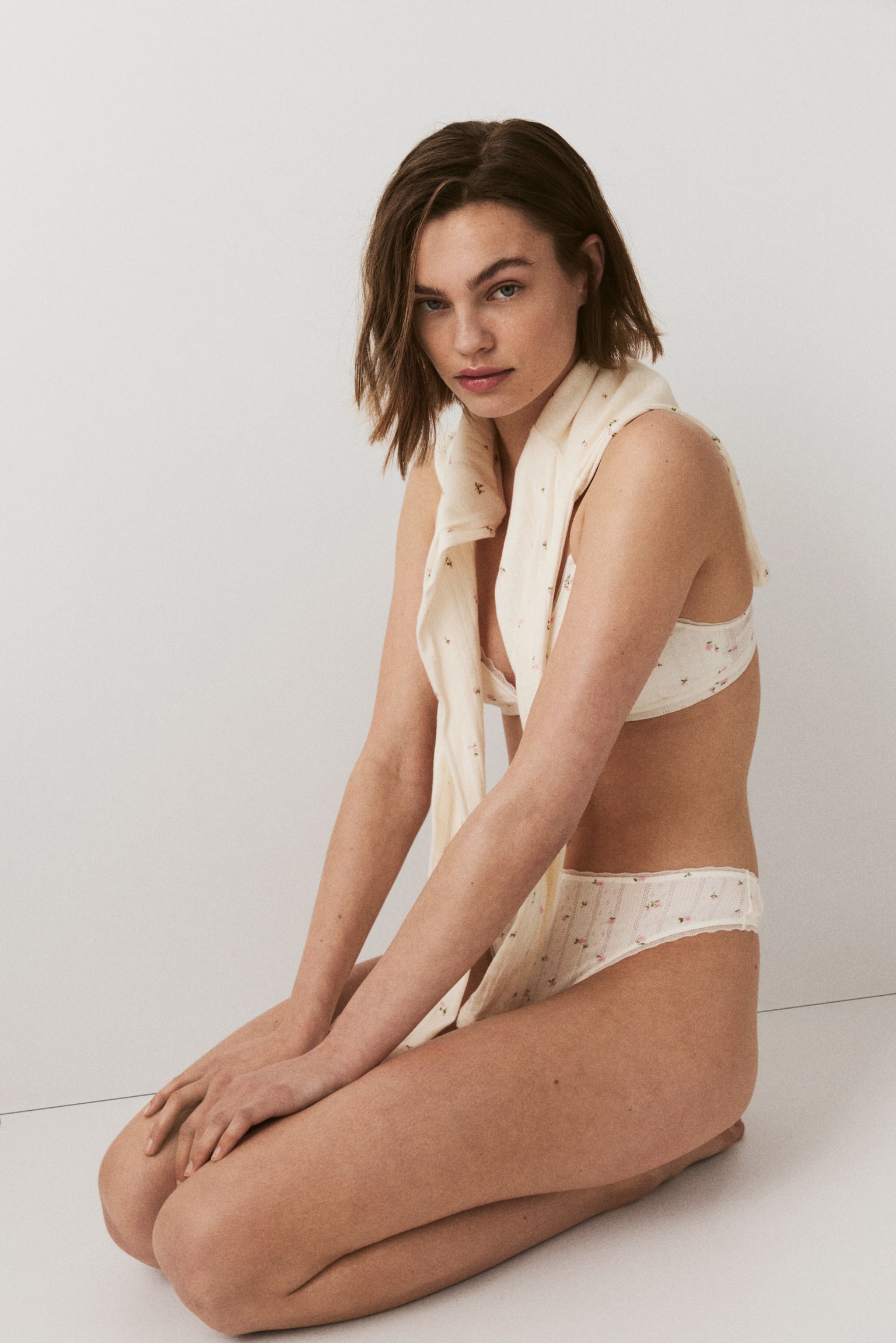 Ażurowe figi thong 2-pak - Biały/Kwiaty/Pudroworóżowy/Ma Chérie - 2