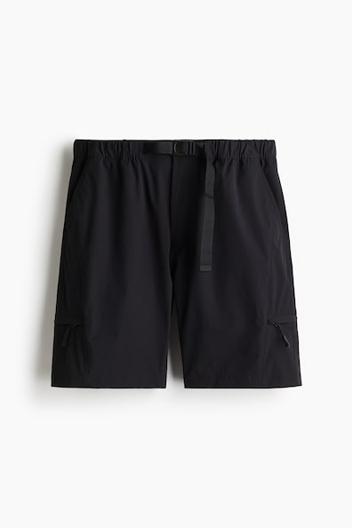 ルーズフィットショートパンツ
