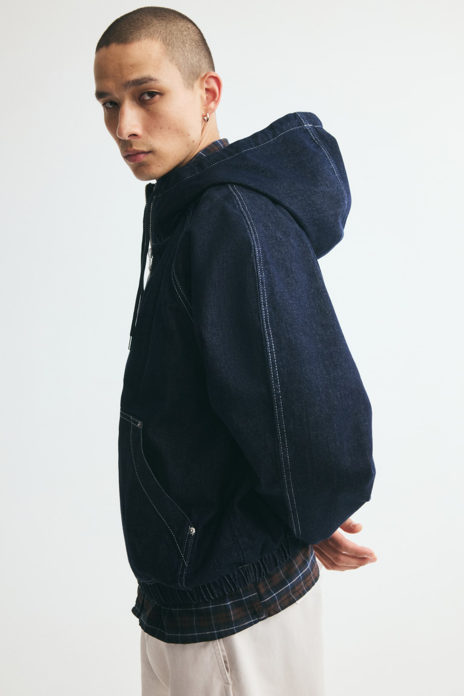 Мужская куртка H&M Hooded Denim Jacket, цвет: Тёмный джинсовый синий — фото 6