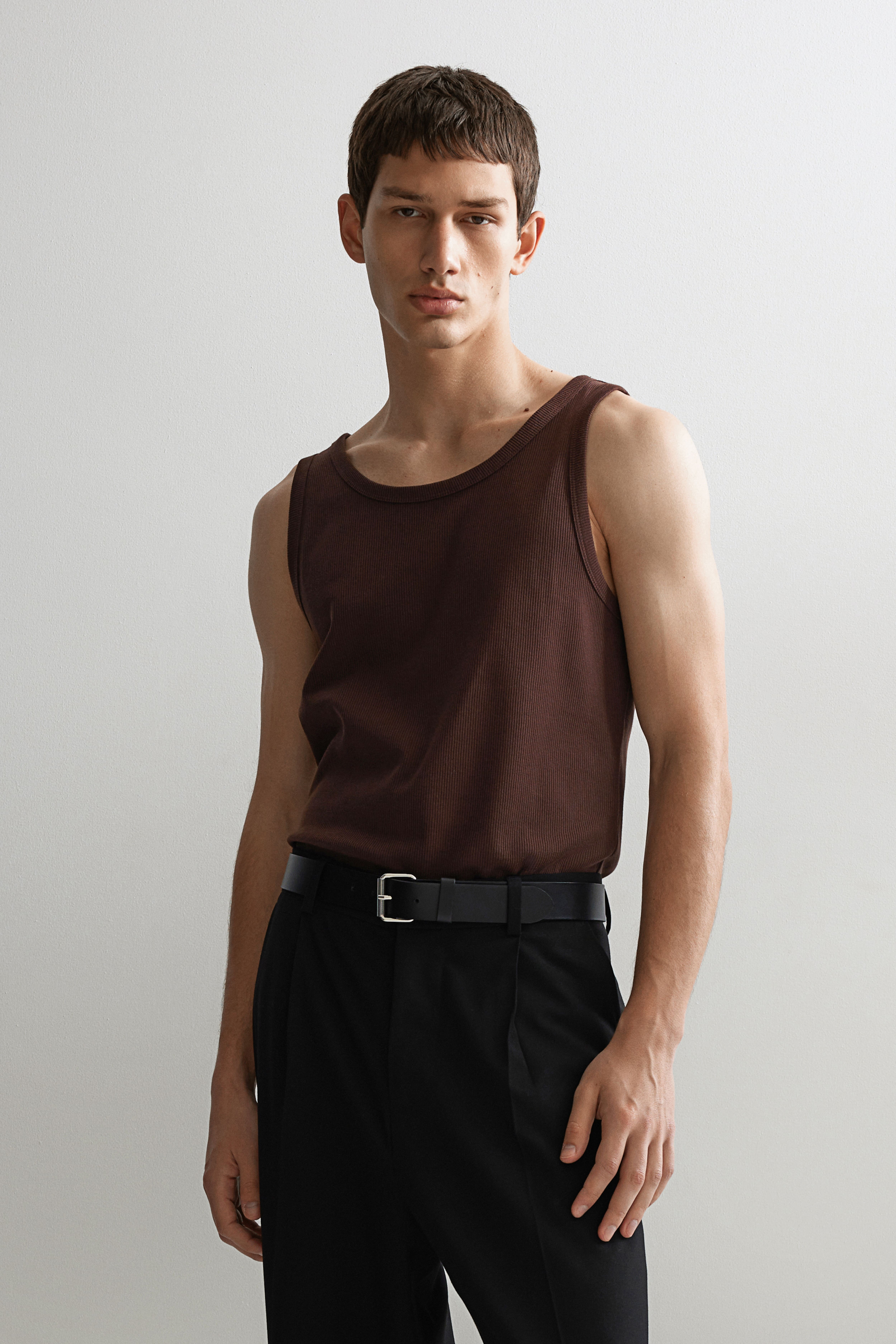 Slim Fit Ribbed Tank Top - Round Neck - Sleeveless - Brown - Men | H&M US