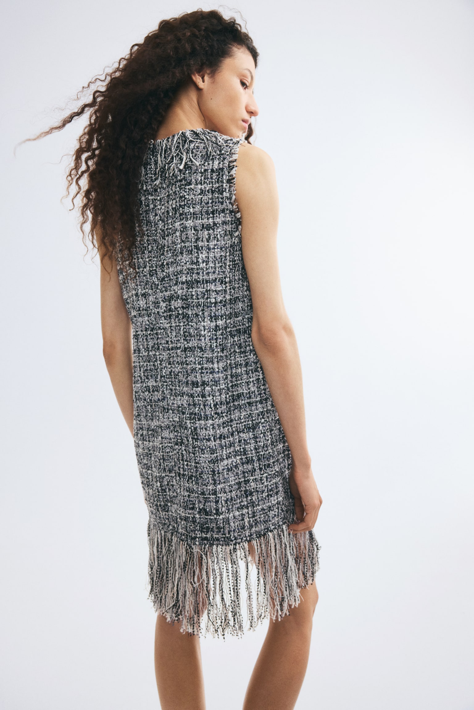Женское платье H&M Fringed Bouclé-Weave, цвет: Чёрный / Белый меланжевый — фото 5