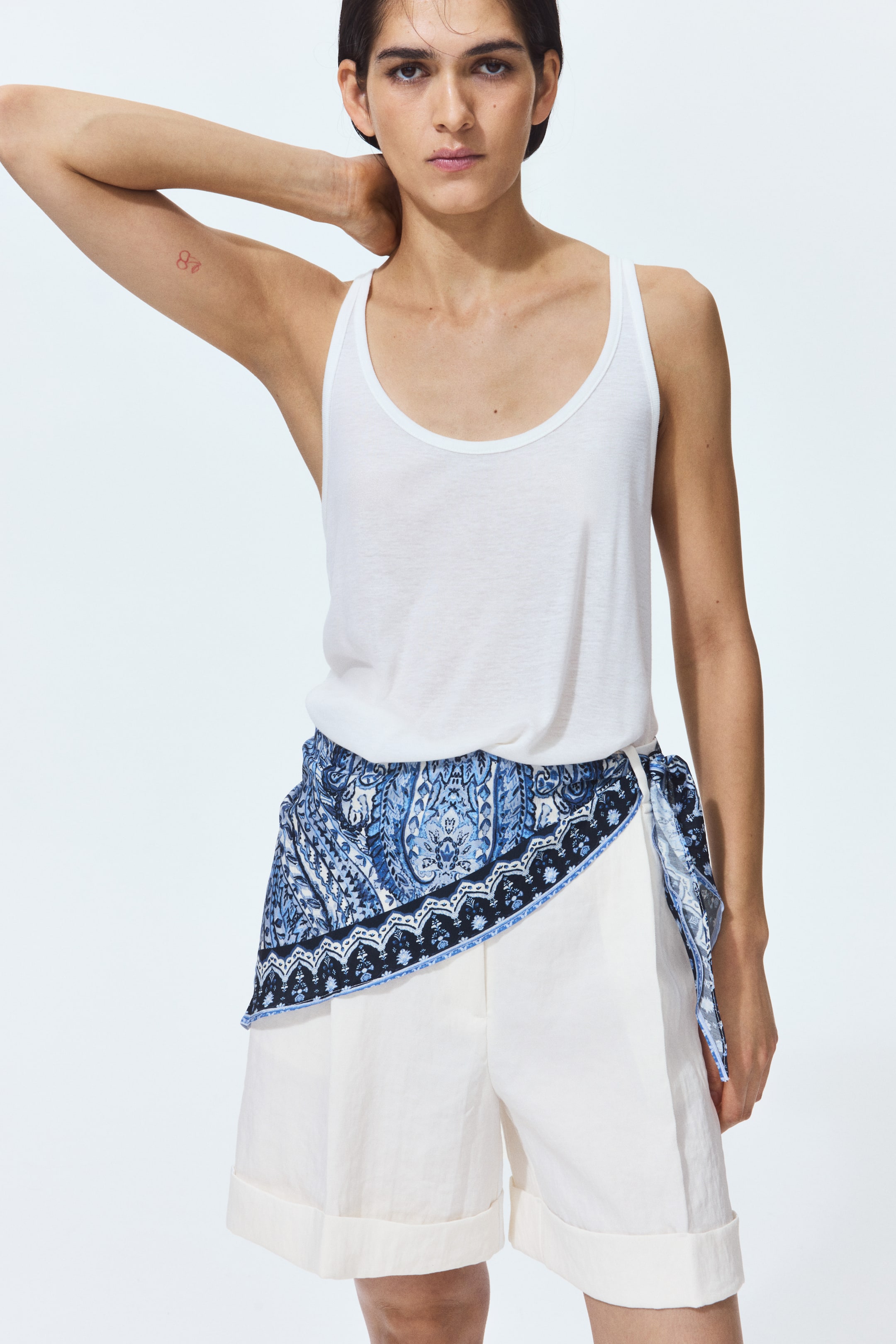 Short avec foulard
