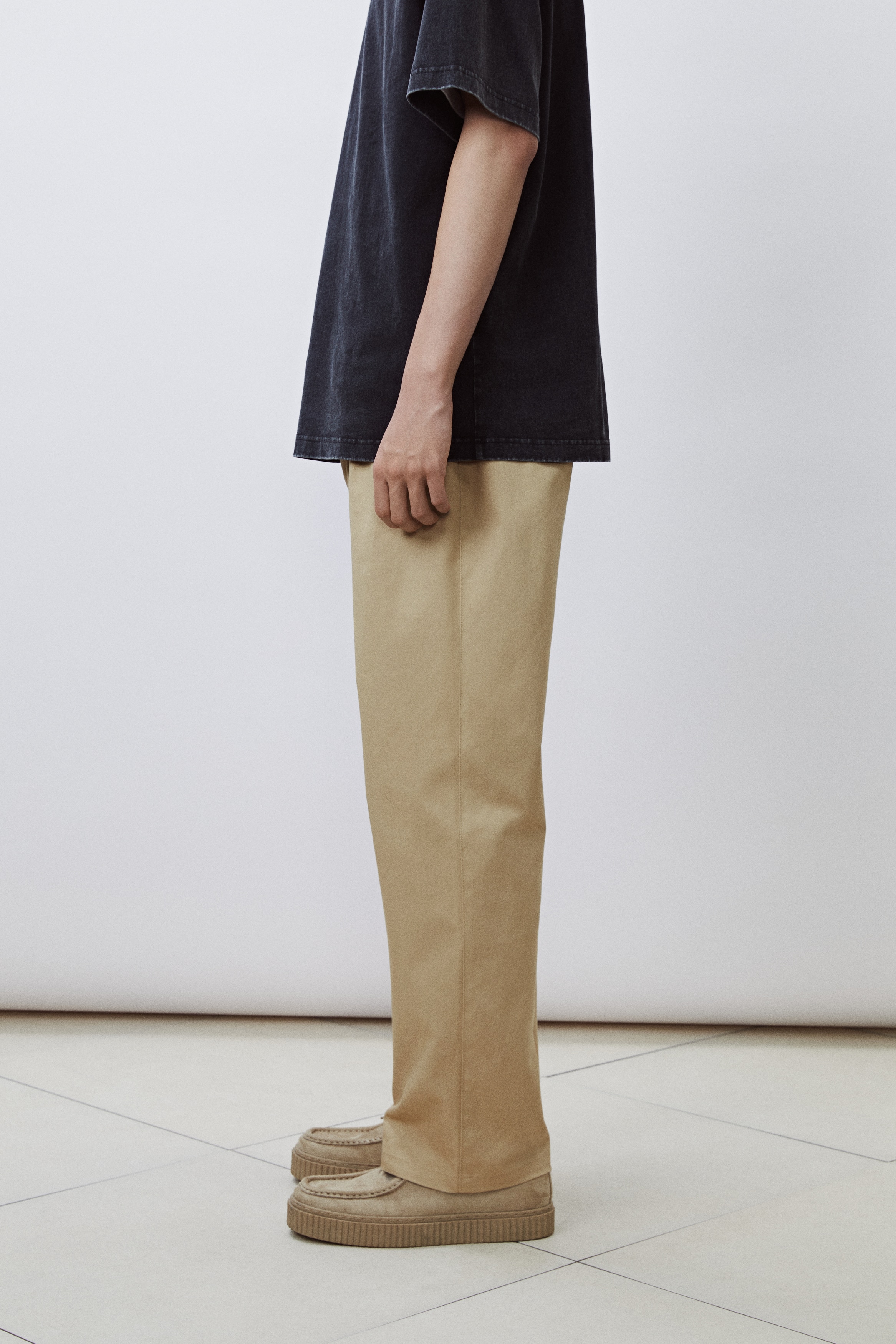 ルーズフィット コットンチノパンツ - ライトベージュ - Men