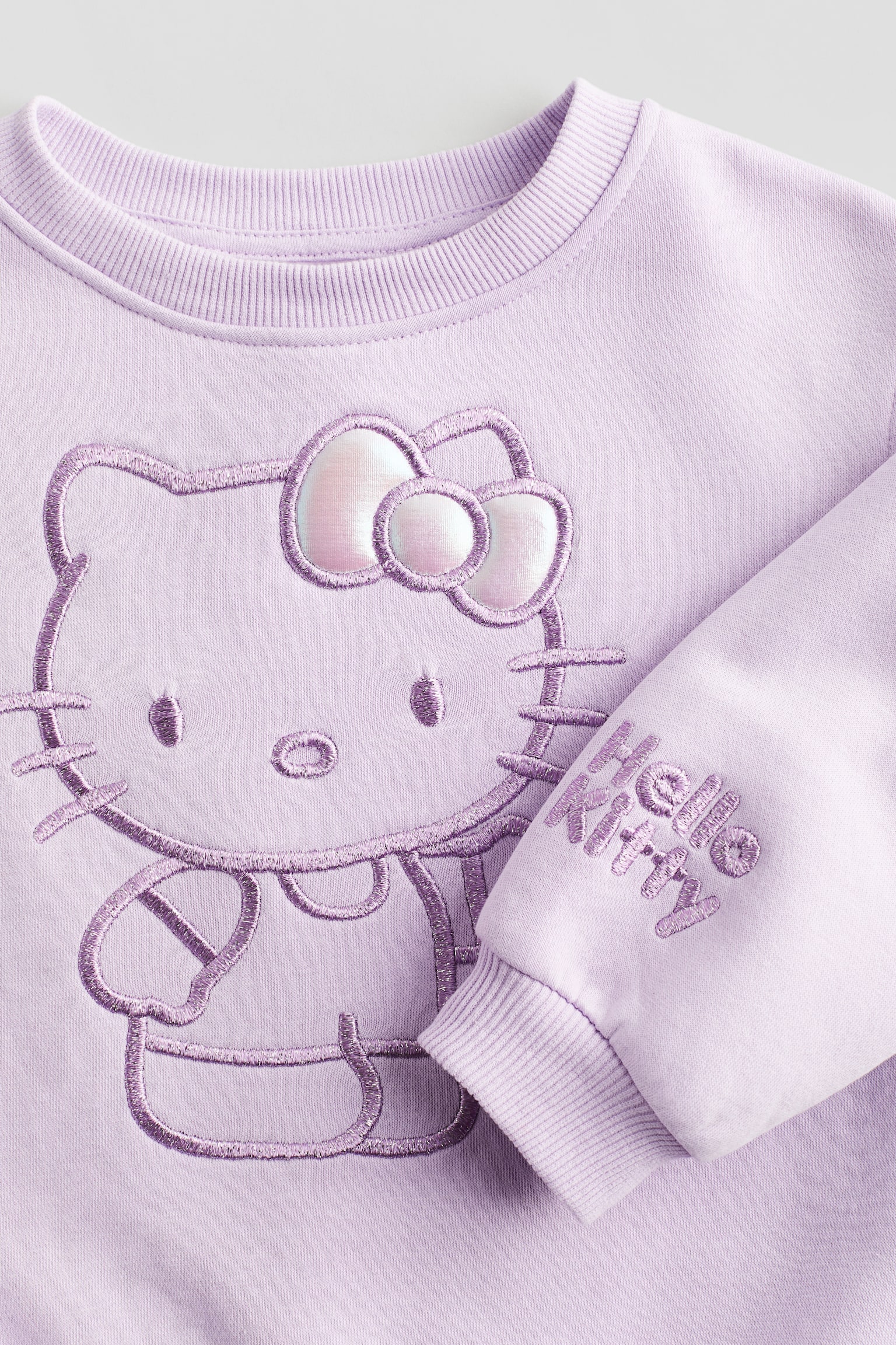 Motif-detail sweatshirt - Light purple/Hello Kitty/Light blue/Hello Kitty/Cream/Elsa/Black/Minnie Mouse/Mint green/Squishmallows/Light yellow/Snoopy/Beige/Disney/Light yellow/Bluey - 2