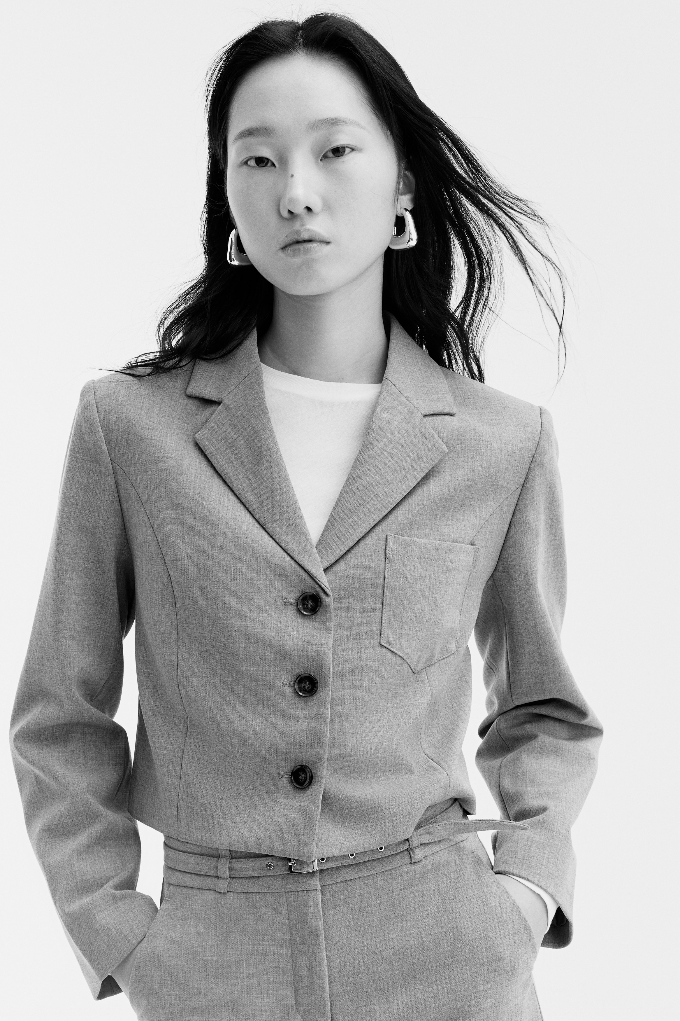 Áo blazer ngắn một hàng khuy