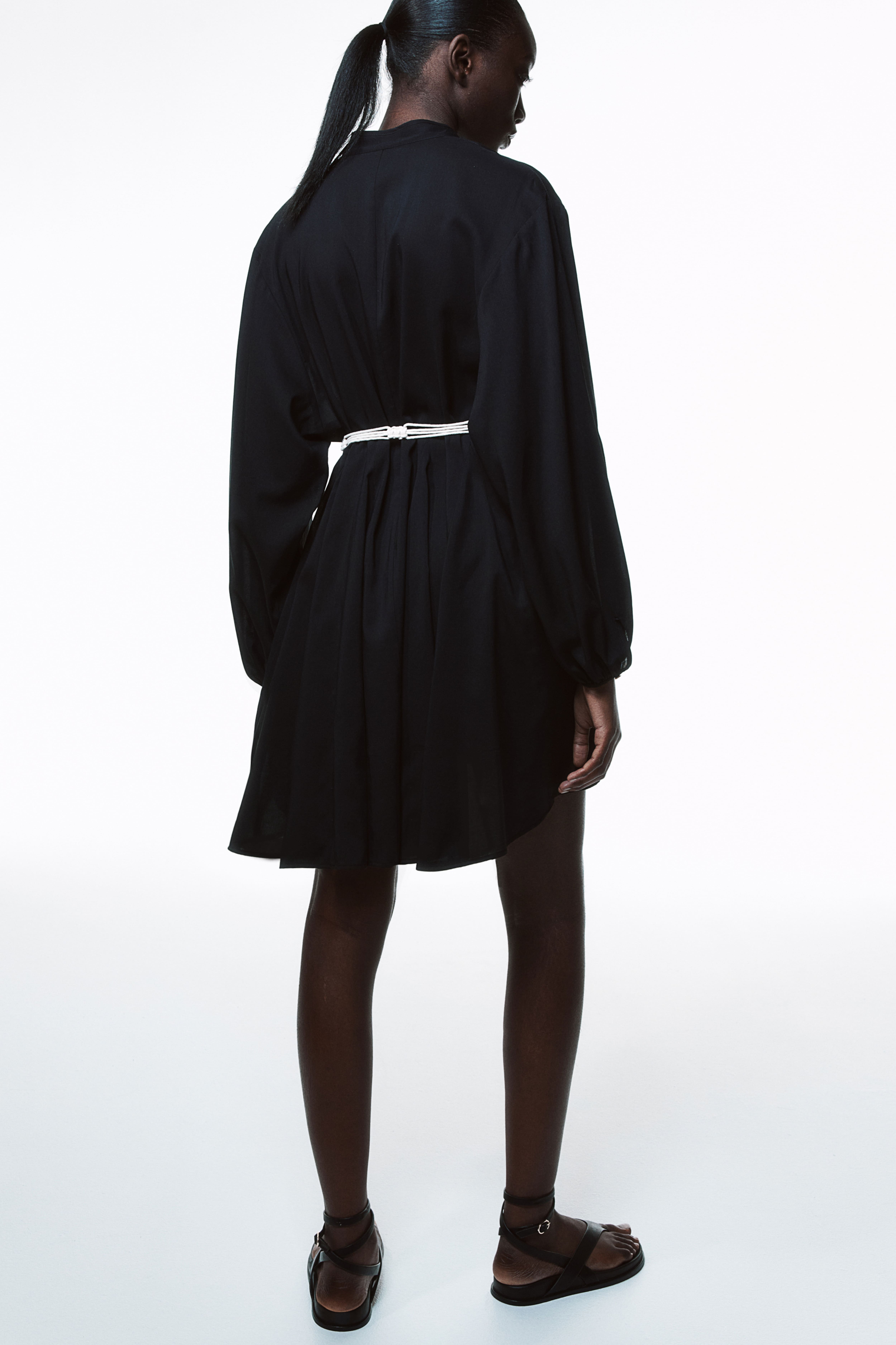 H&m black long sleeve dress best sale