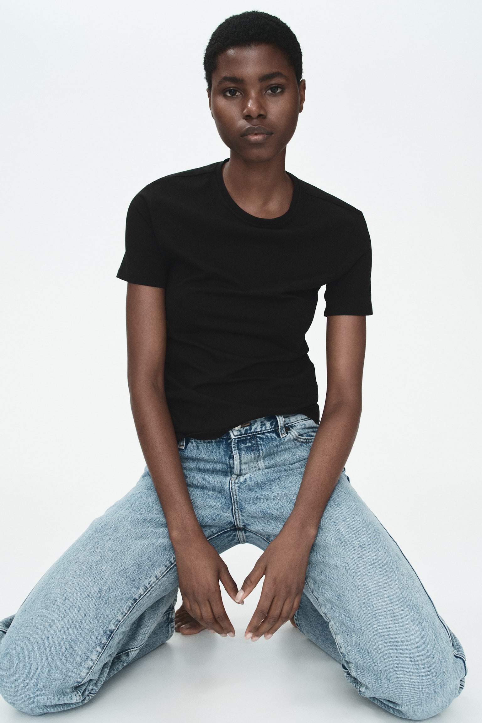 Женская футболка H&M Fitted Cotton-Blend, цвет: Чёрный — фото 3