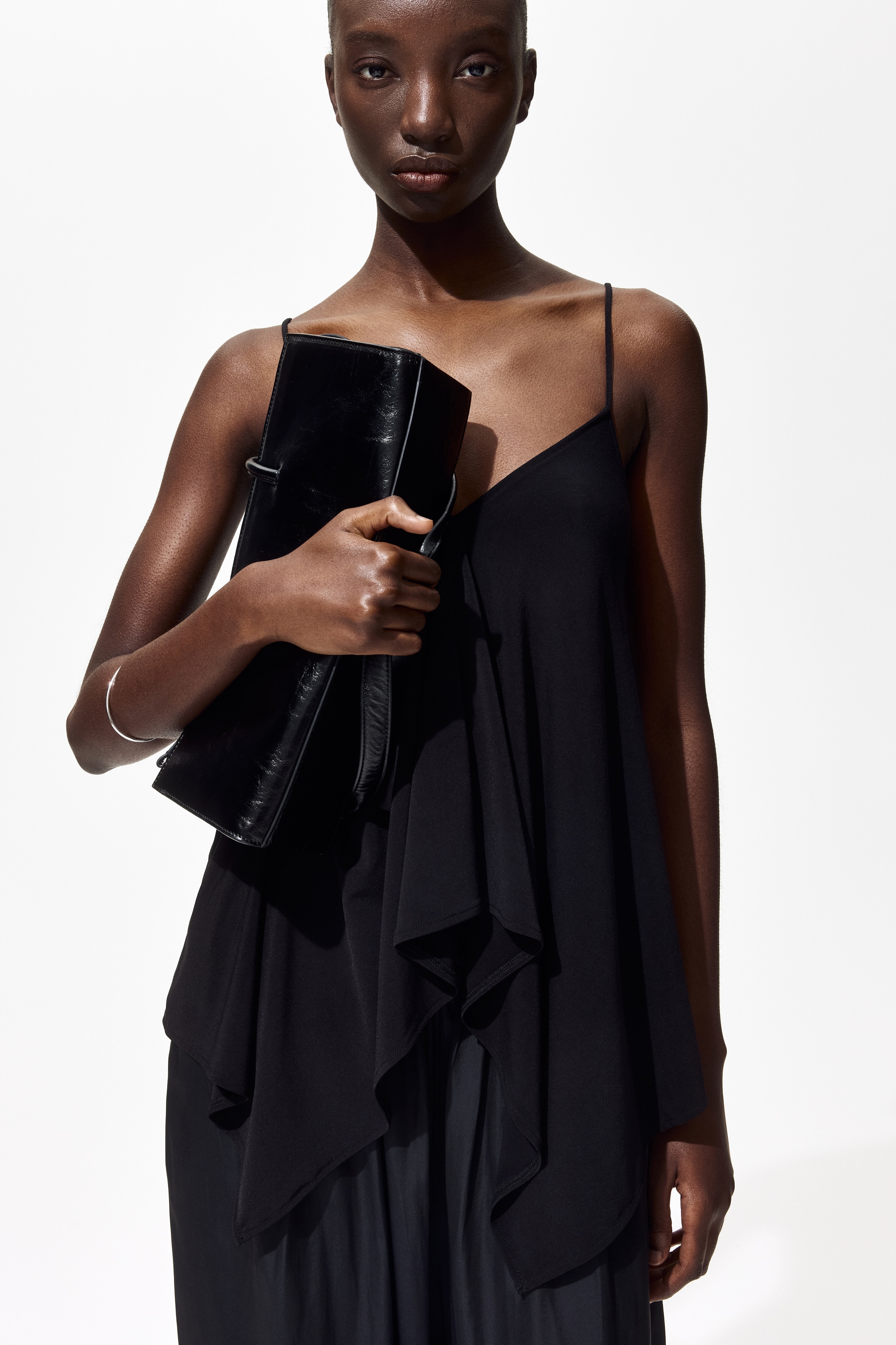 Loose-fit strappy topModel