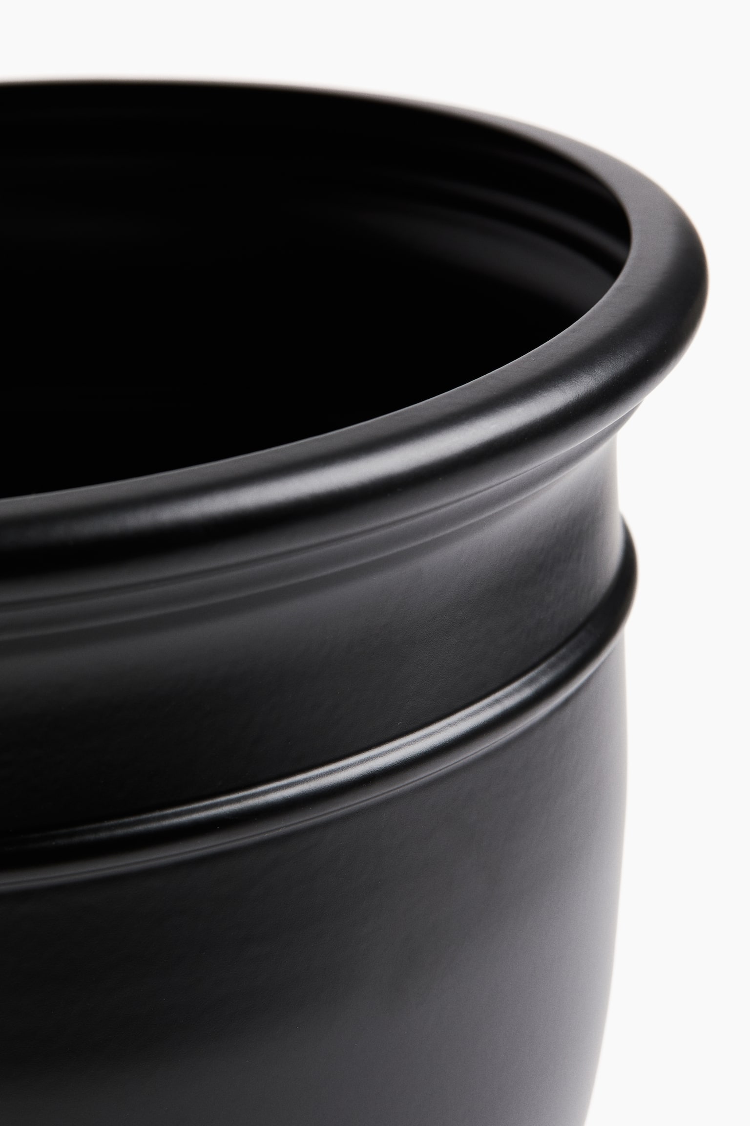 Large metal plant pot - 4