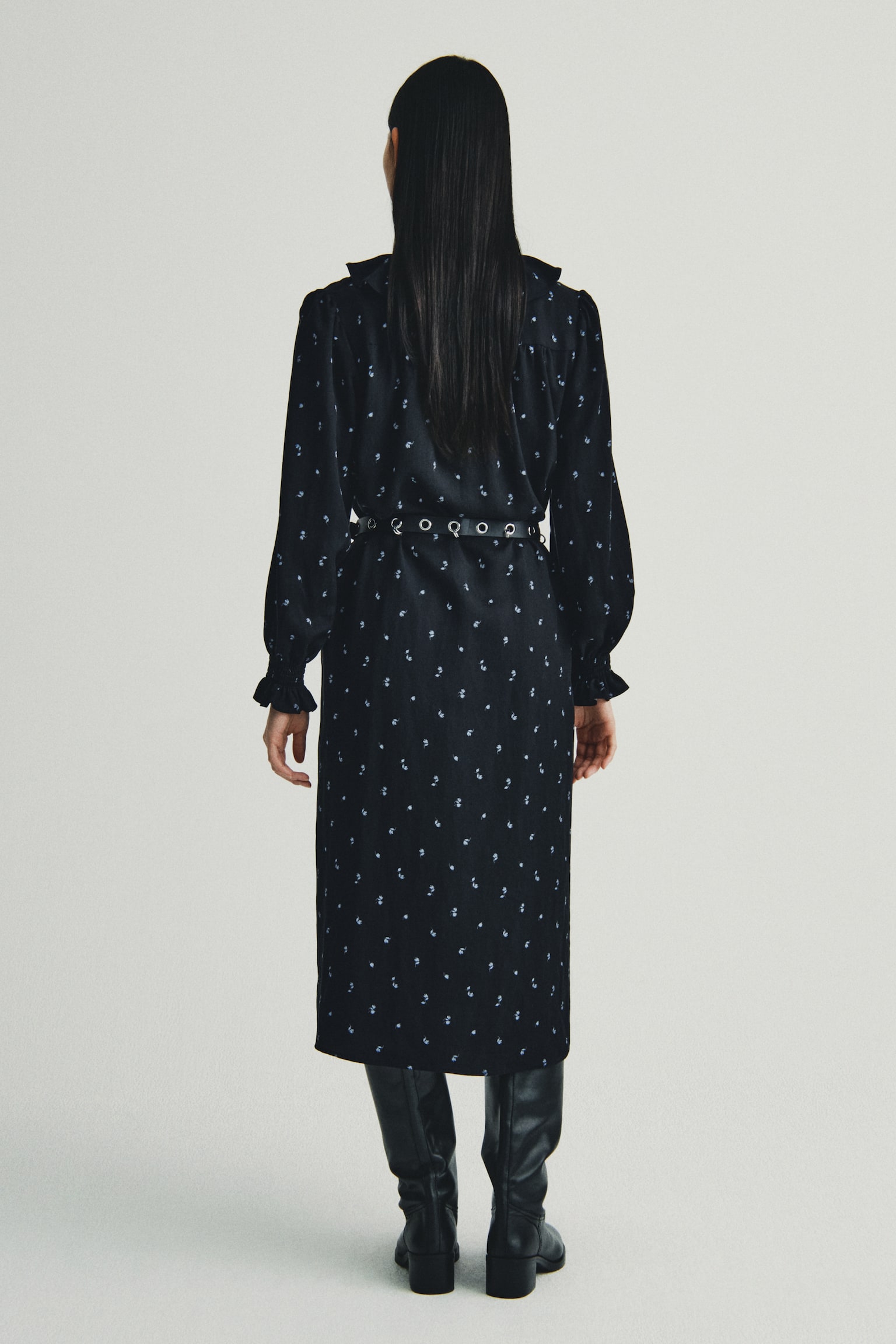 Váy cổ diềm nhún - Màu đen/Hoa - 4