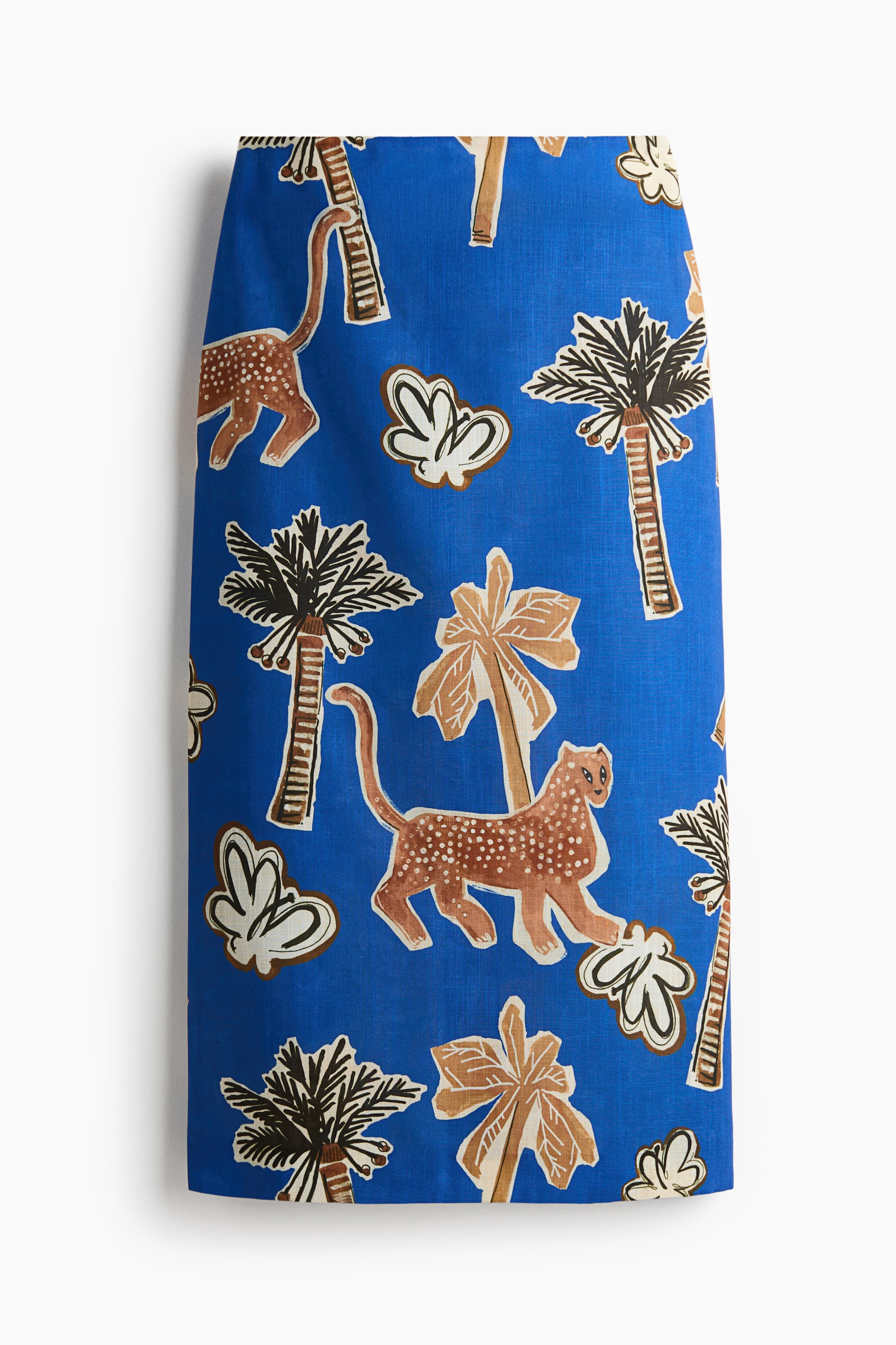 Ver imagem maior: Uma saia pelo tornozelo é apresentada de frente, com cintura regular, bainha de corte reto e um tecido estampado com leopardos castanhos e palmeiras sobre um fundo azul.