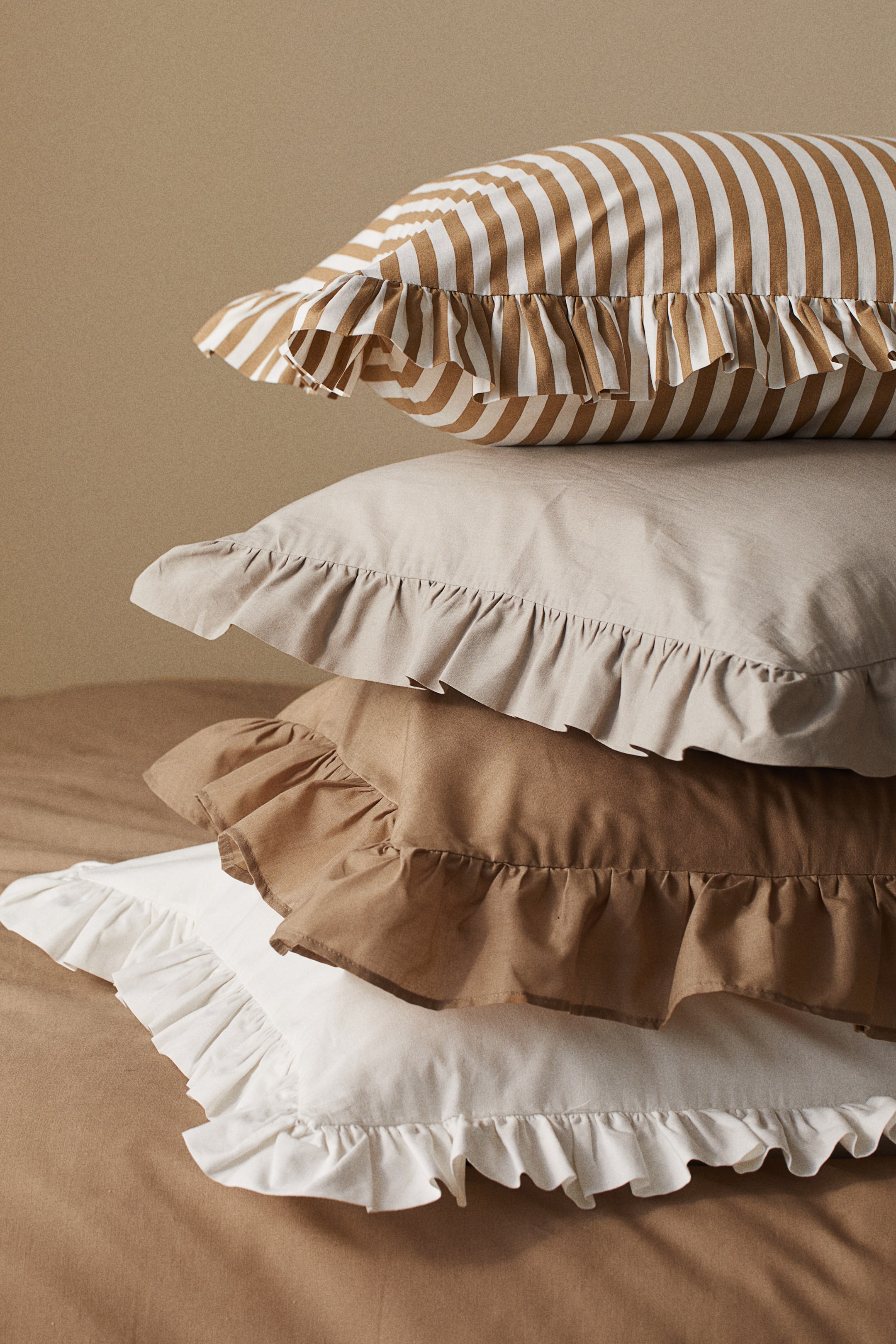 Ruffle-Trimmed Cotton Cushion Cover