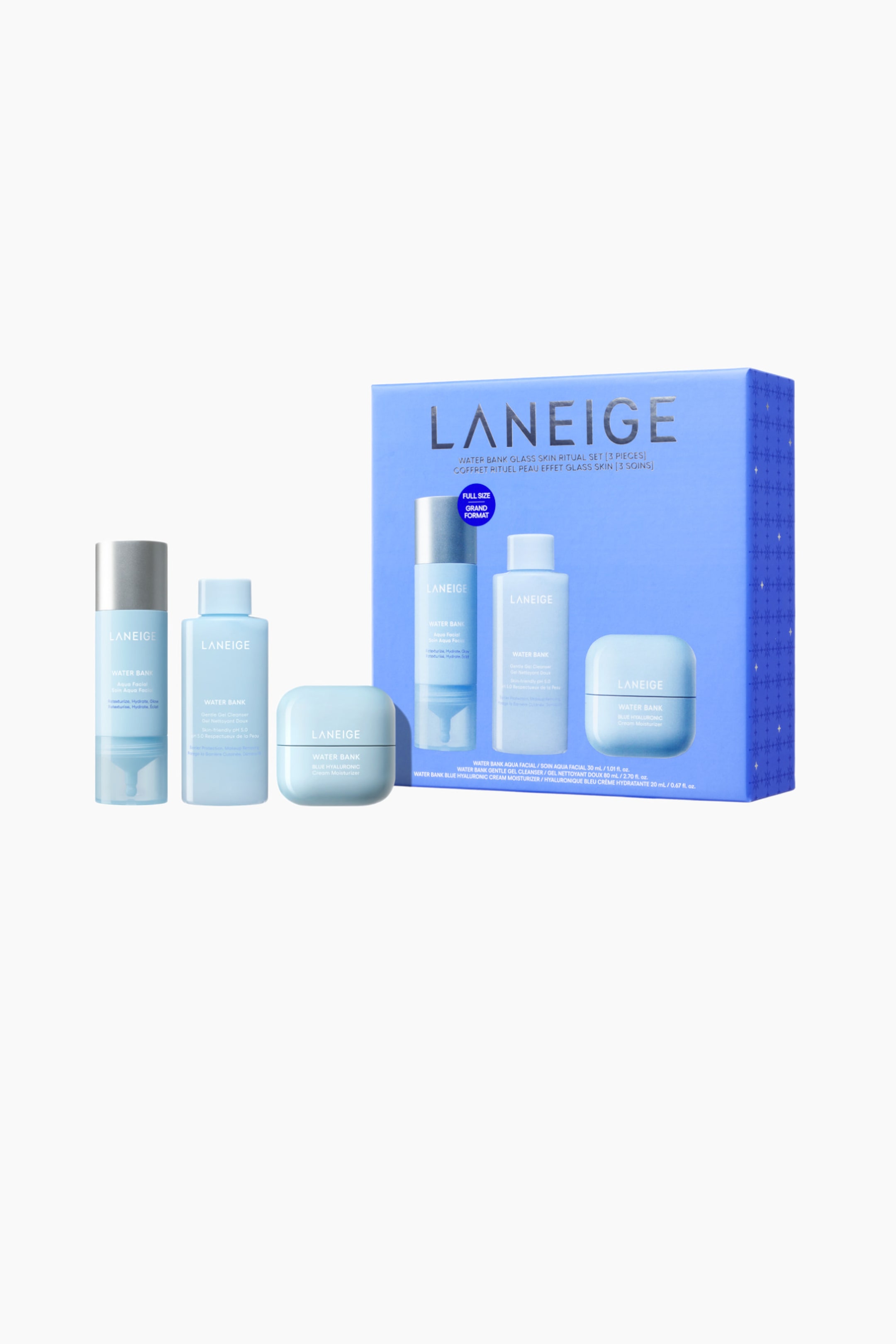 Näytä suurempi kuva: LANEIGE Water Bank Glass Skin Ritual Set esittelee vaaleansinisen laatikon ja kolme erillistä vaaleansinistä ihonhoitotuotetta, joissa kaikissa on valkoinen merkintä. Pystyssä oleva laatikko, joka on hieman oikealle kallistettu, esittelee pumppupullon, lyhyemmän pullon ja pienen purkin sisällä, kun taas samat kolme tuotetta on aseteltu yksittäin laatikon vasemmalle puolelle.