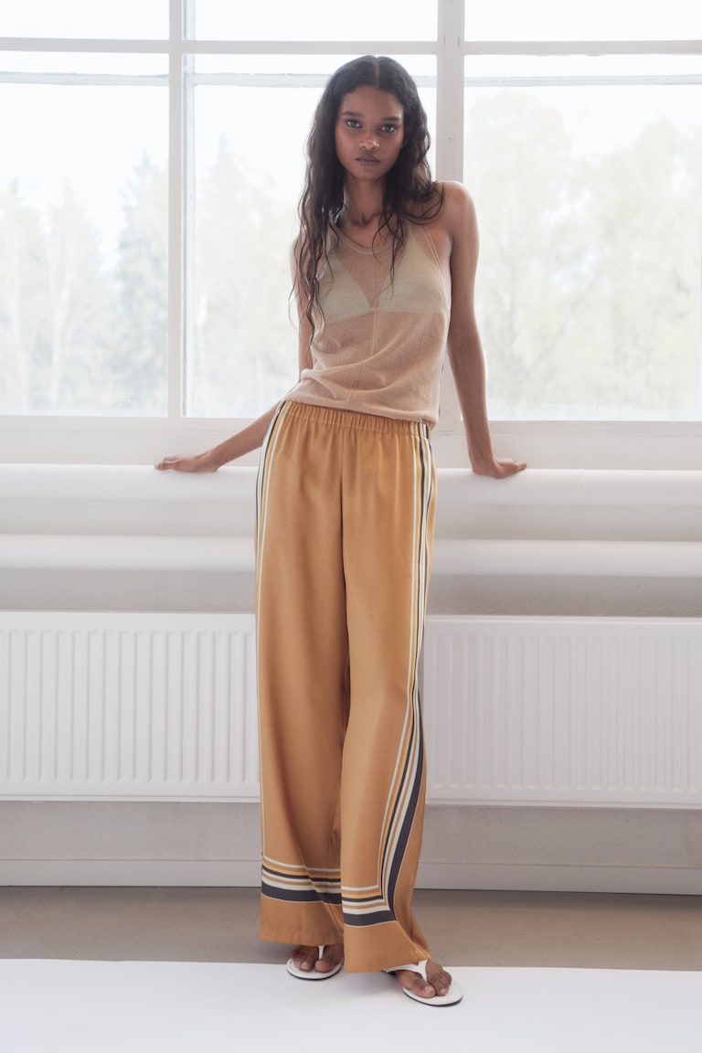 Široke satenske pantalone