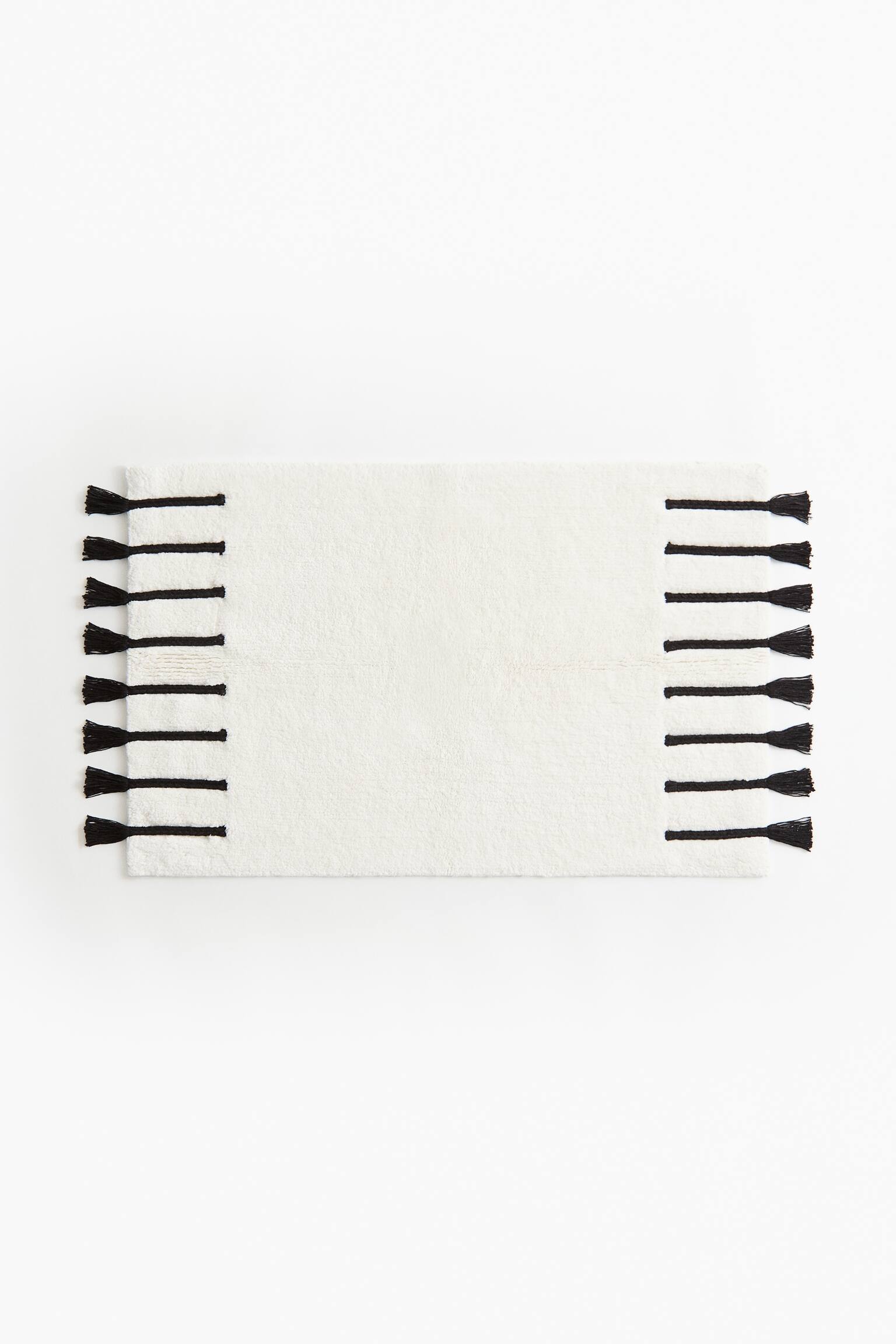 タフテッドバスマット タッセルデザイン - ホワイト／ブラック