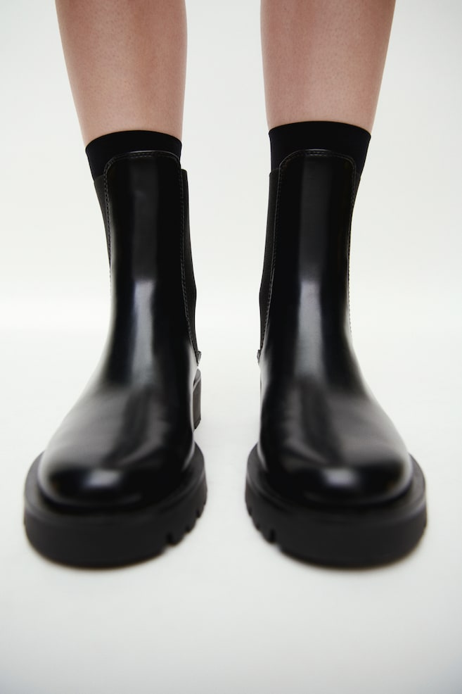 Chelsea Boots H700 Black main image 1