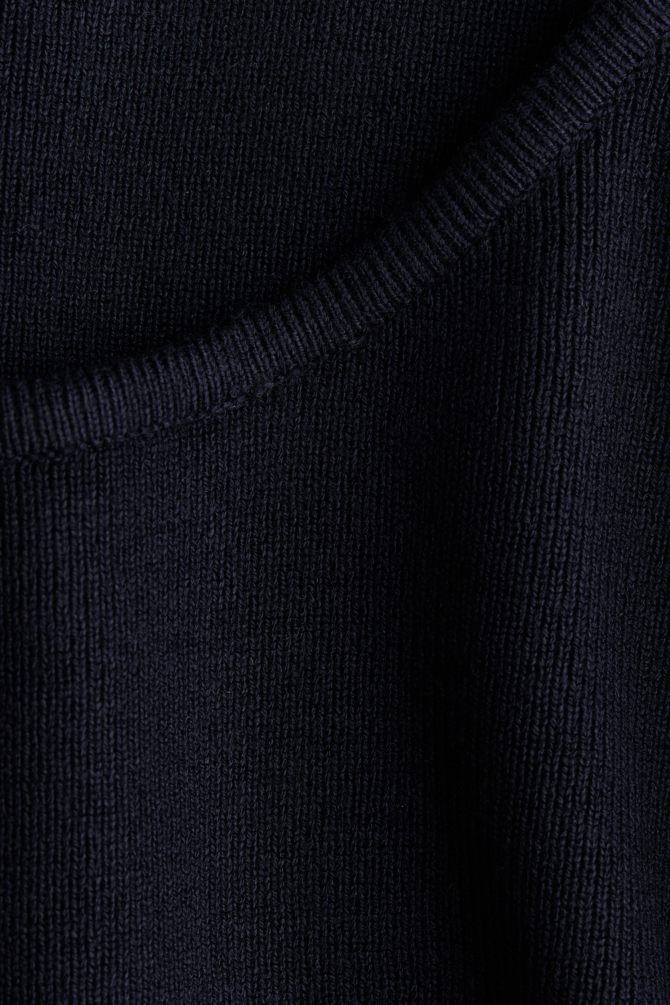 Haut en tricot avec encolure dégagée