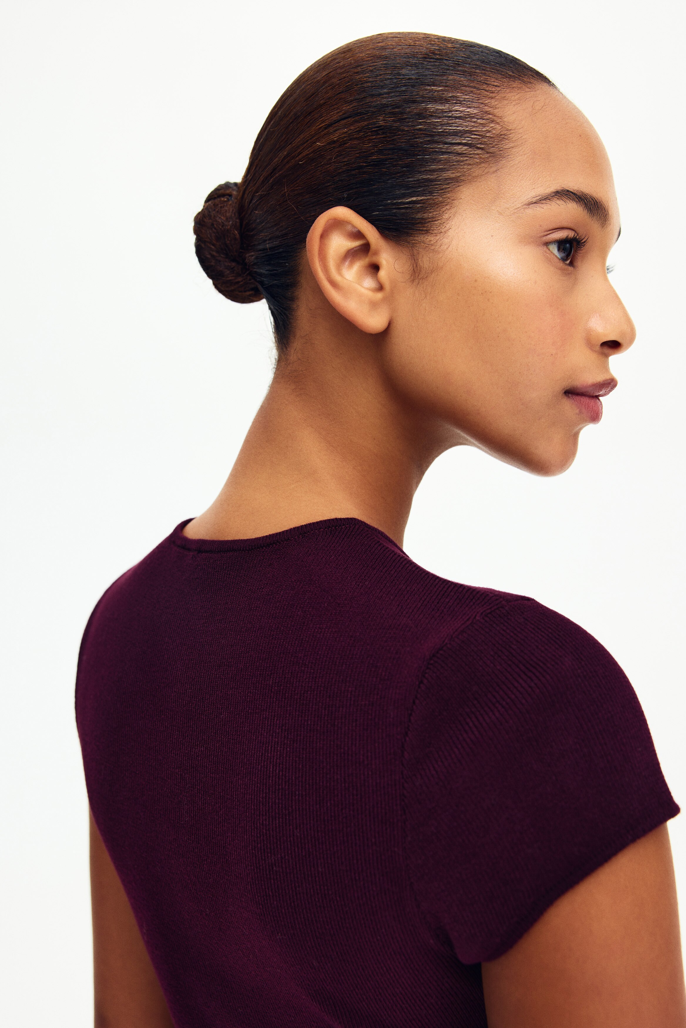 Short-sleeved peplum cardigan
