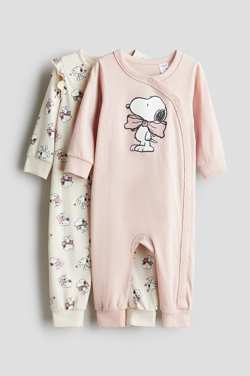 Traje De Dormir De Bebé Rosa En Blanco Maqueta De Ropa De Dormir De