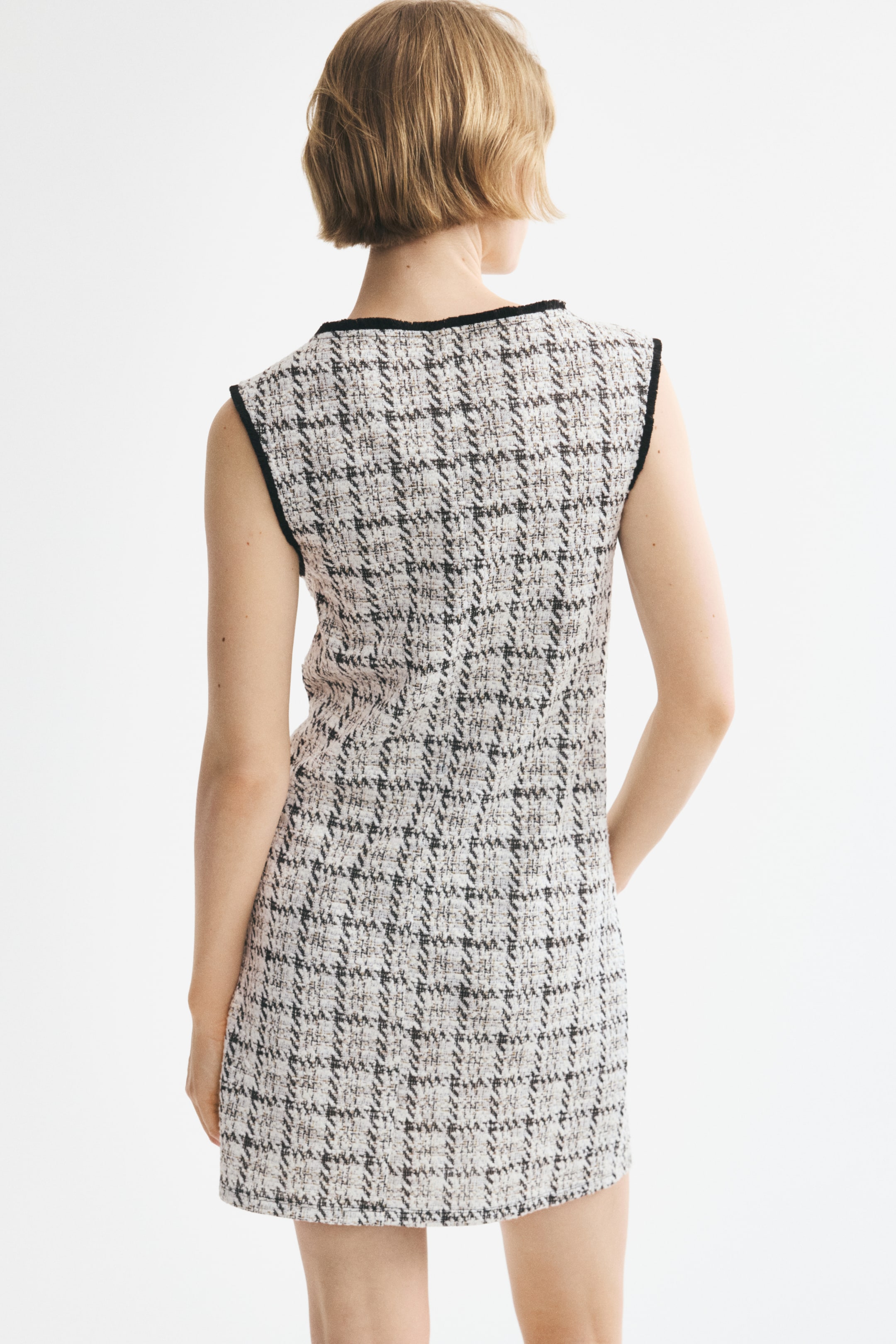 Robe frangée en tricot bouclé