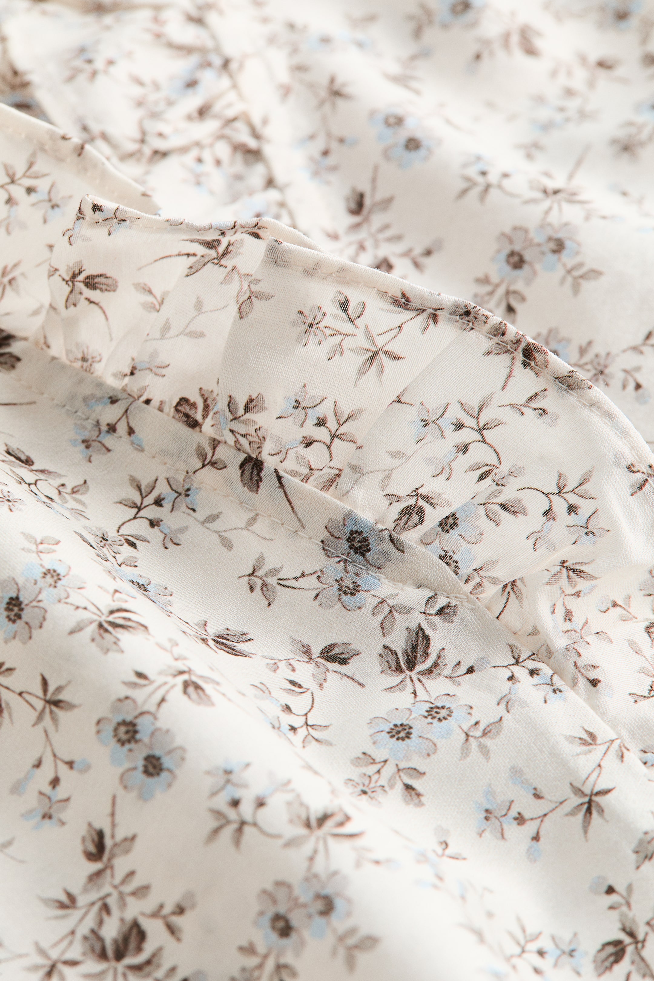 Женские блузки H&M Ruffled Puff-Sleeved Blouse — фото 6