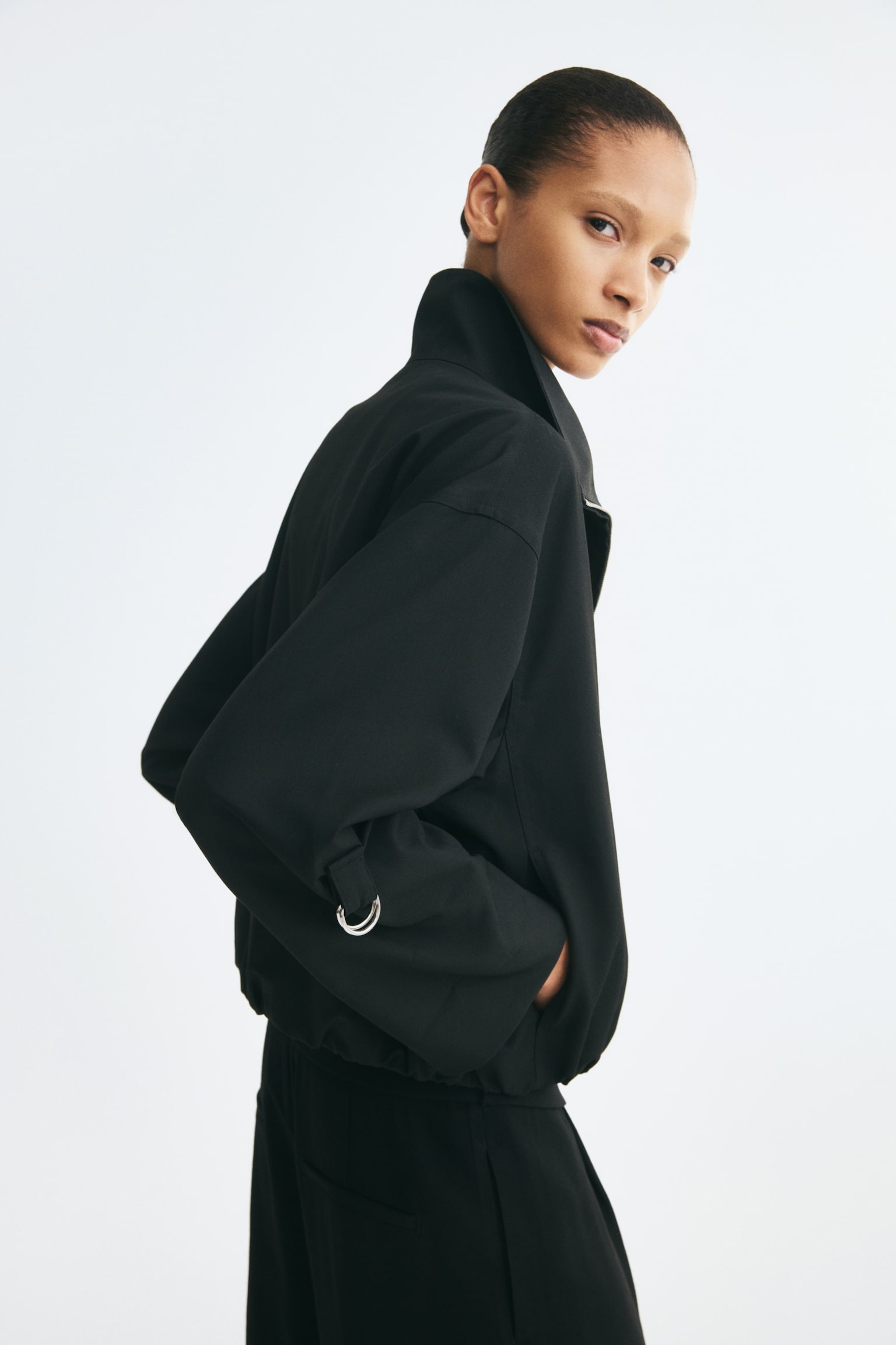 Женская куртка H&M Oversized Bubble-Hem, цвет: Чёрный — фото 4