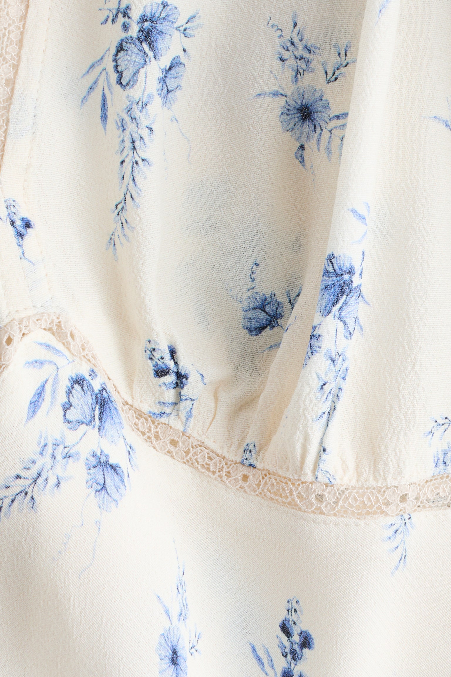 שמלת ויסקוזה עם שרוולים ארוכים - לבן/פרחוני/צהוב בהיר/פרחוני - 3