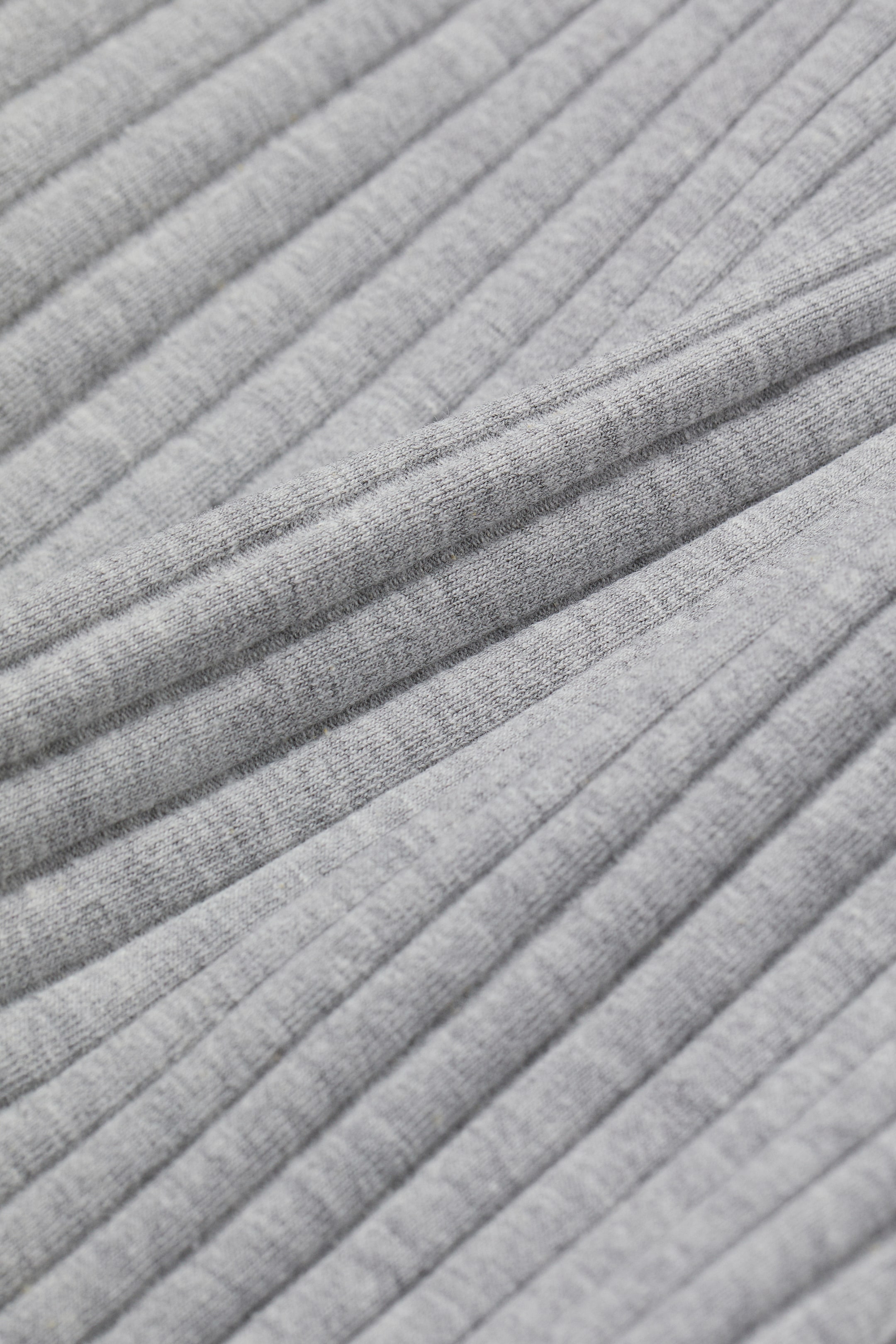 Näytä suurempi kuva: Pystykauluksinen ribbimekko - Vaalea harmaameleerattu - NAISET | H&M FI 2