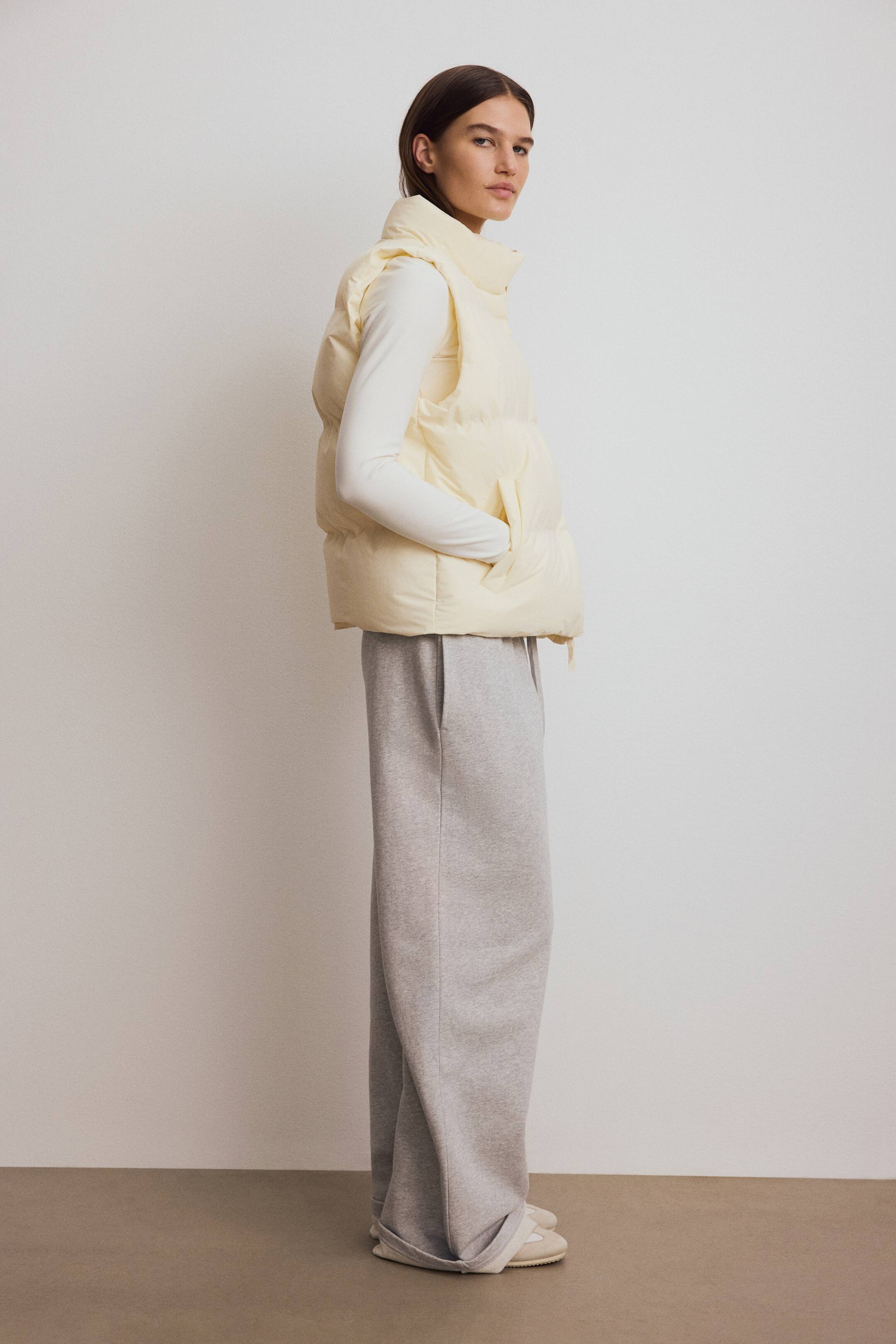 Visa större bild: Vadderad träningsväst med ThermoMove™ - Ljusgul - DAM | H&M FI 4