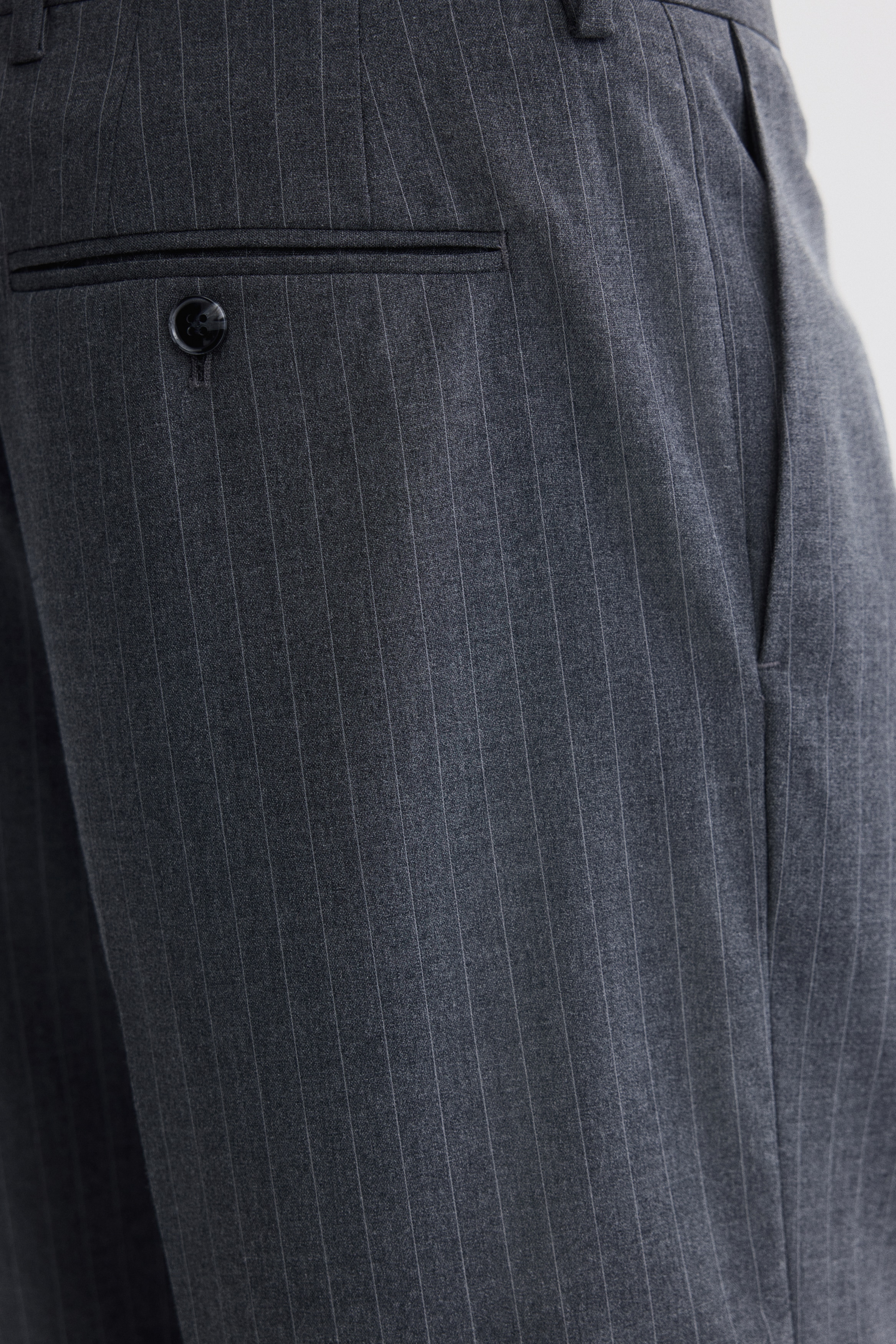 h and m loose fit dress pants Men - Dark Brown Loose-Fit Tailored Pants - Size: 42