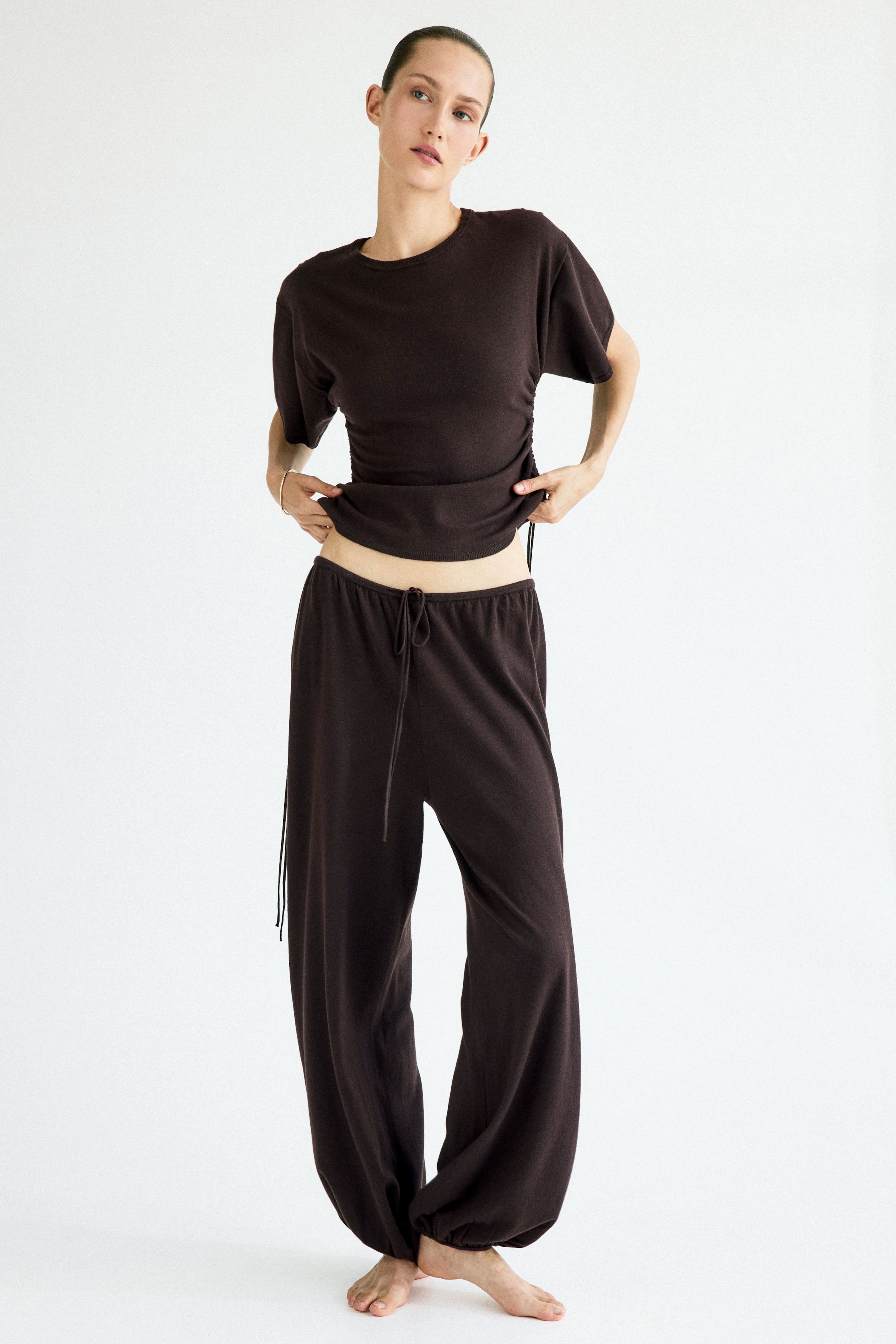 Haut en tricot fin avec cordons de serrage