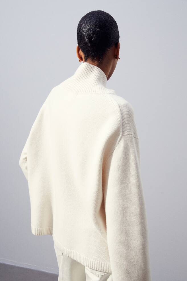 Oversized cashmere-blend jumper - Natural white/Greige - 5