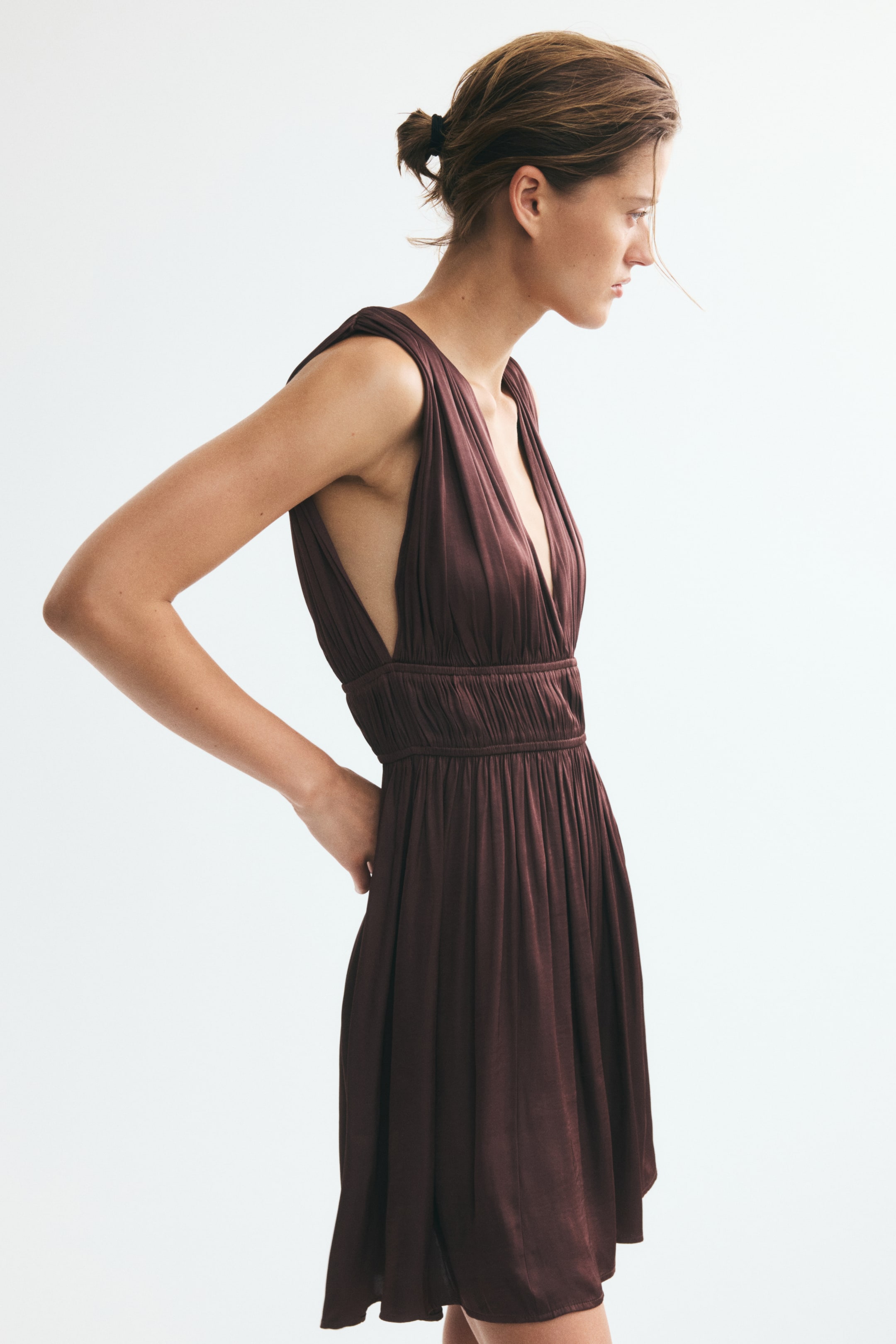 Robe drapée avec détail à nouer