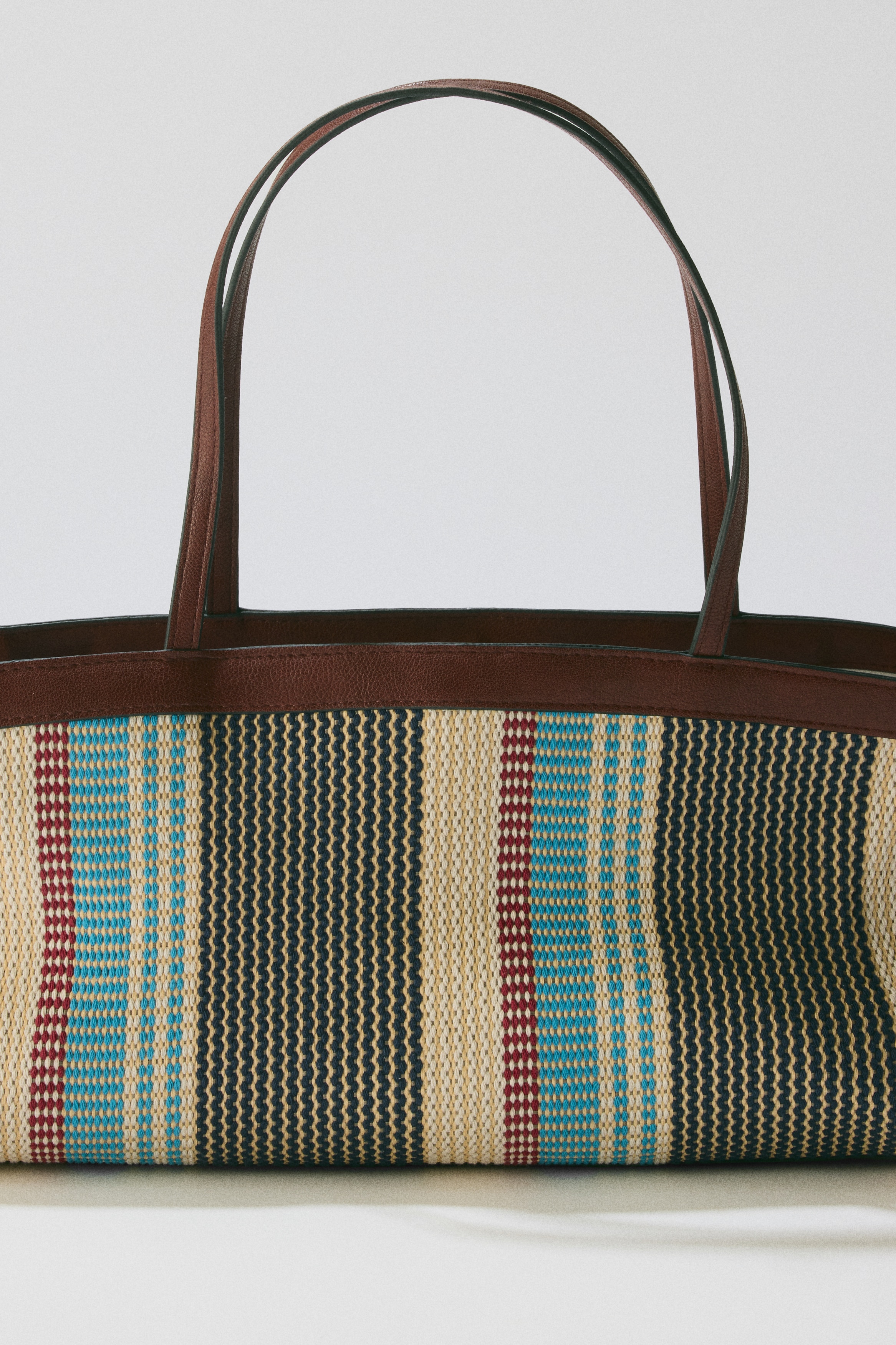 Bolso shopper en tejido jacquardAuxiliar