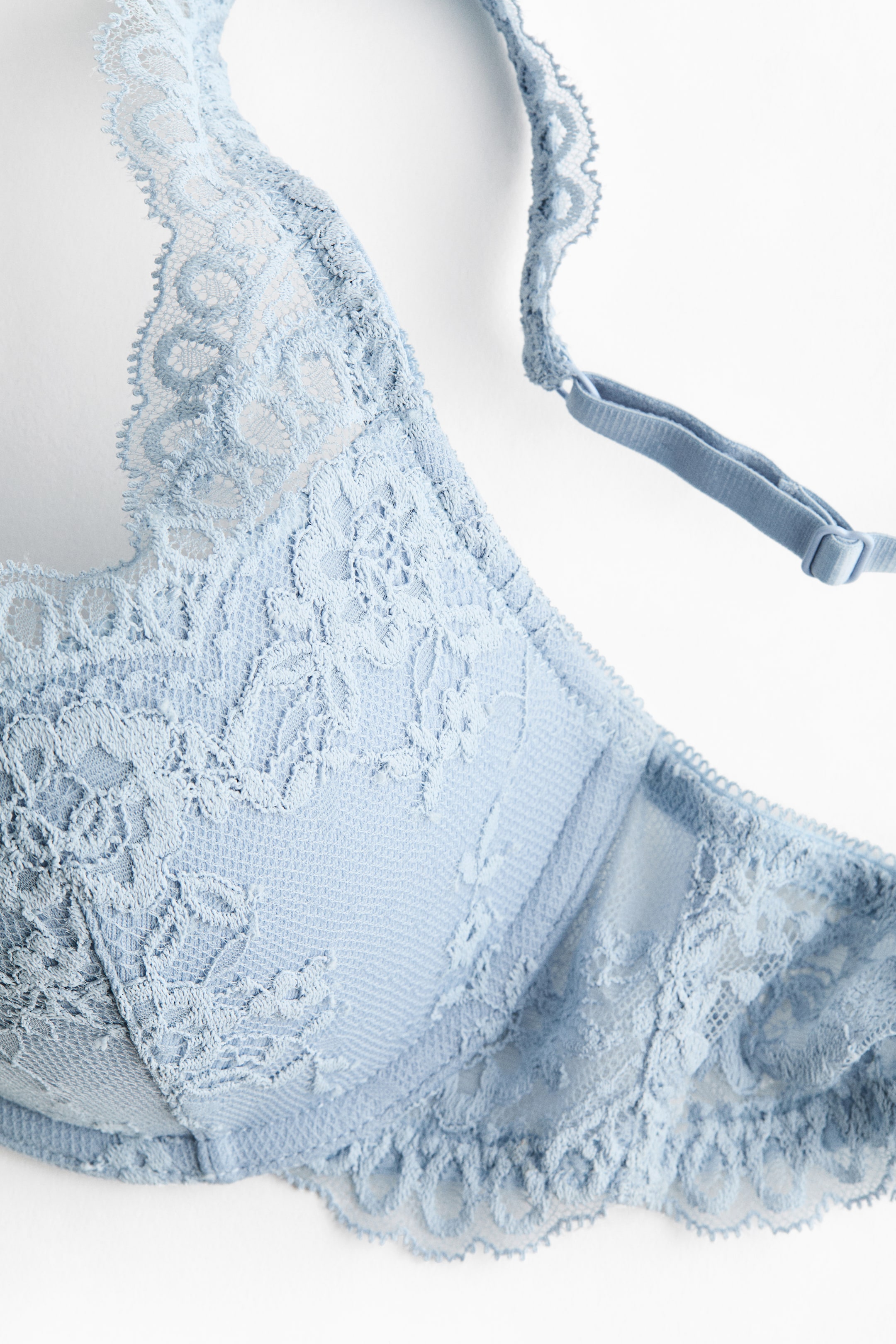 Soutien-gorge pigeonnant en dentelle