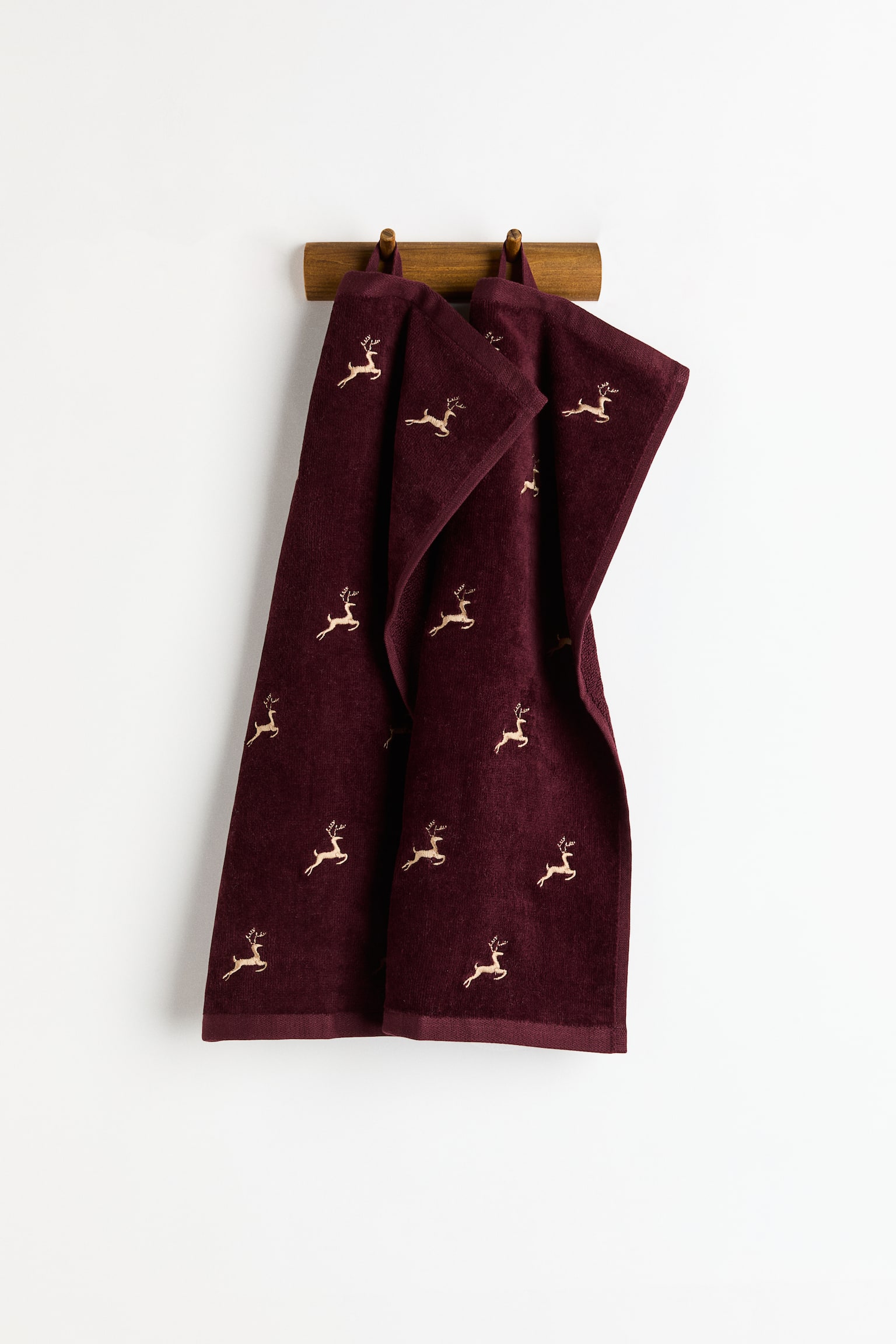 2-Pack Embroidered Guest Towels - Burgundy/reindeer/Dark green/evergreen trees