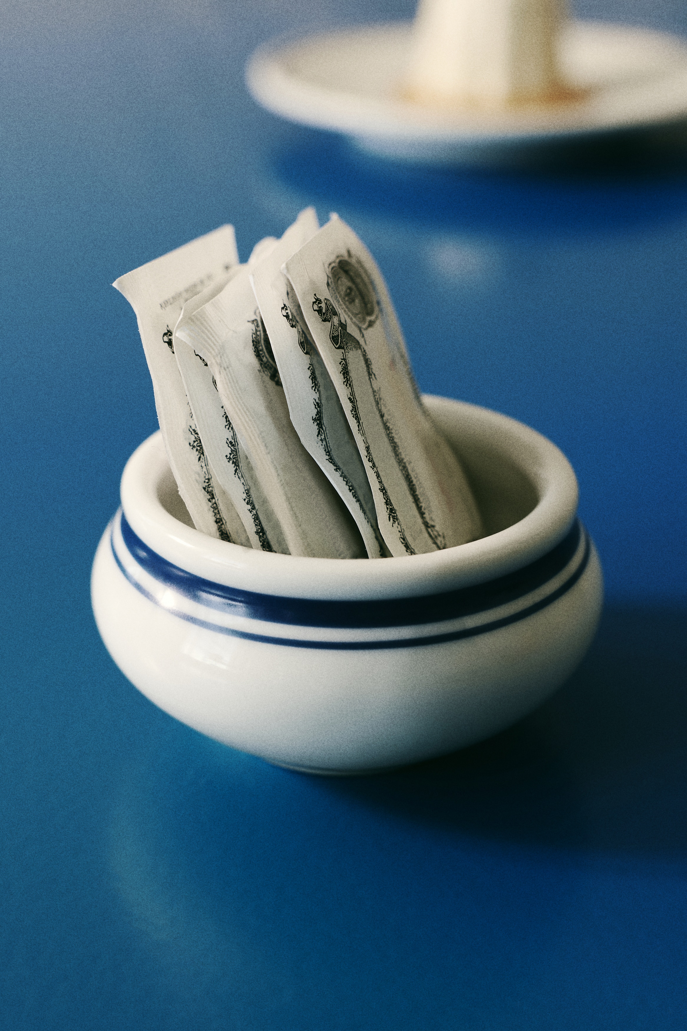 2-Pack Small Porcelain Bowls - White/blue/White/red/White/black