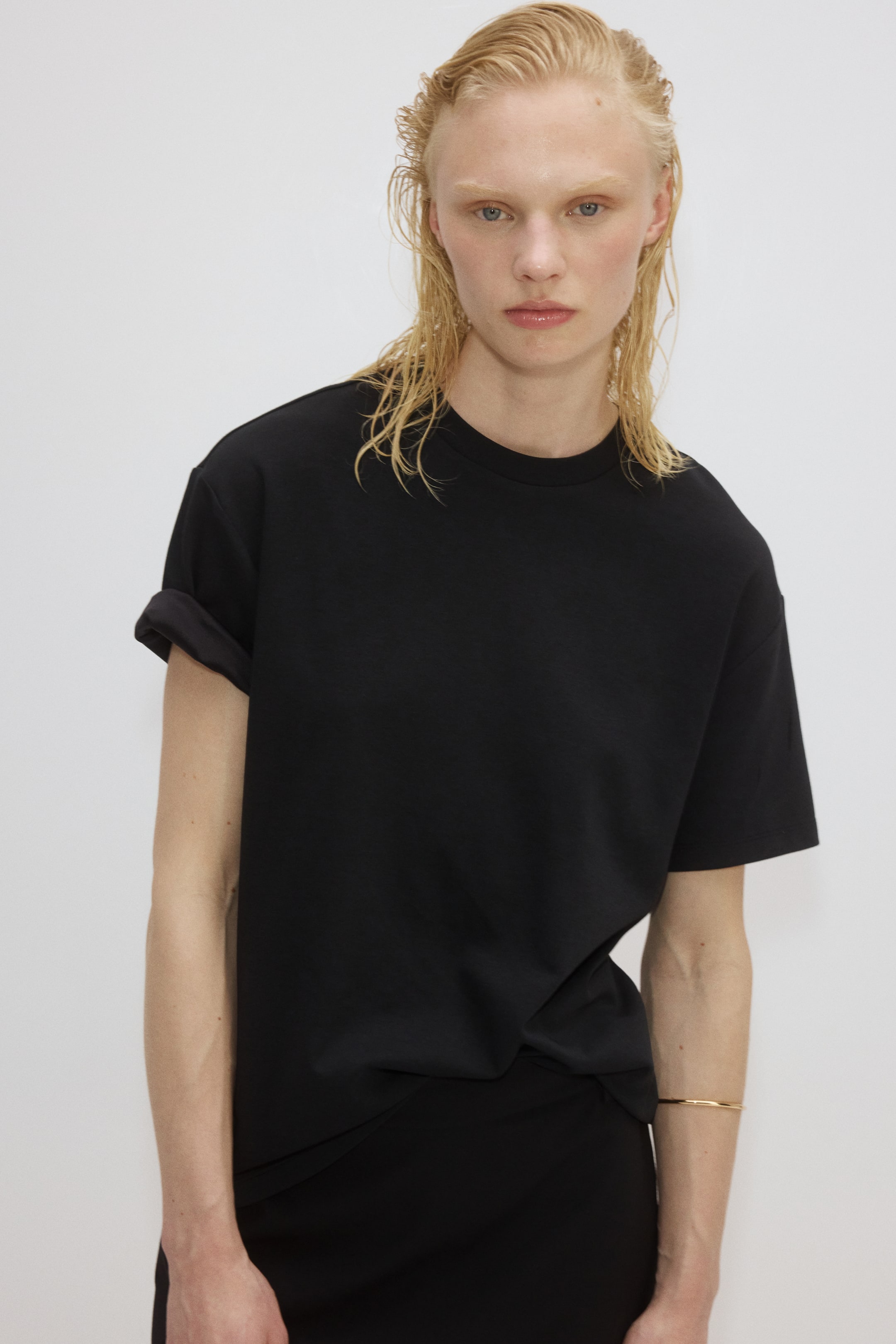 Женские футболки H&M Cooling Relaxed Fit T-Shirt — фото 4