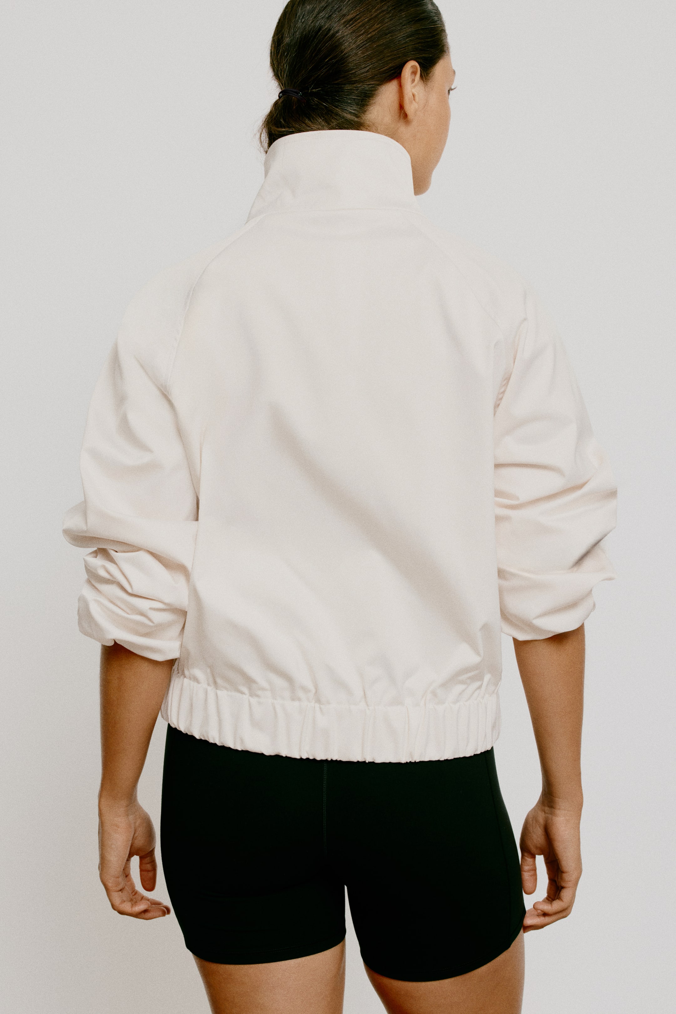 Женские куртки H&M Balloon-Sleeved Satin Jacket — фото 5